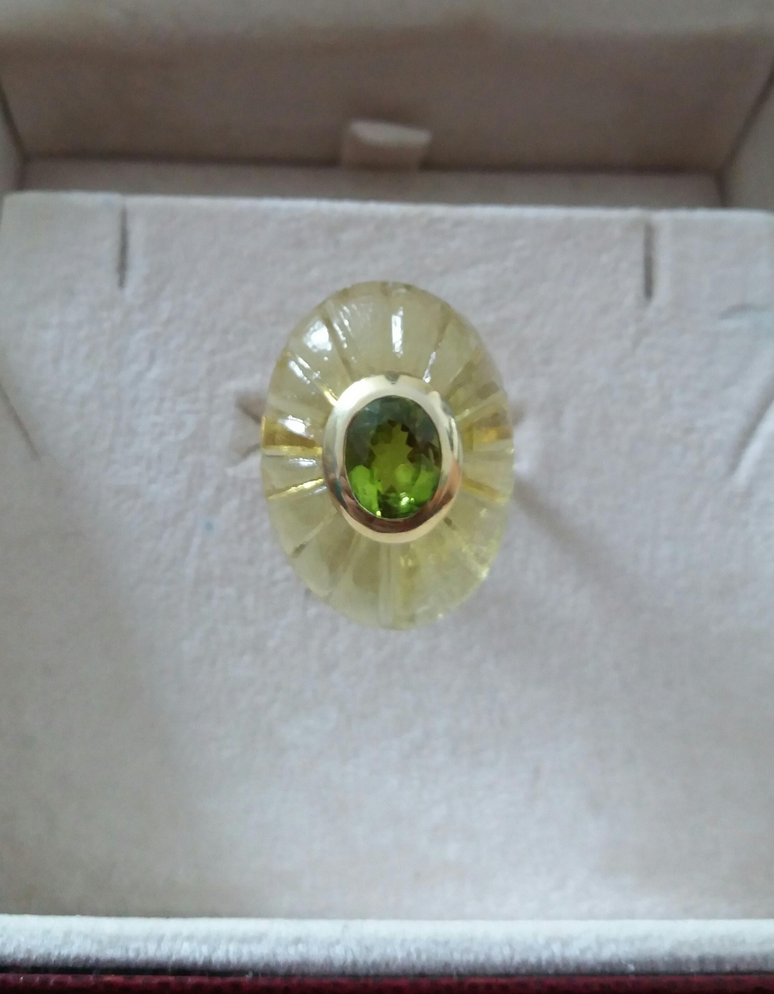 Engraved Oval Shape Lemon Quartz Cab Faceted Oval Peridot 14 Kt Yellow Gold Ring For Sale 11