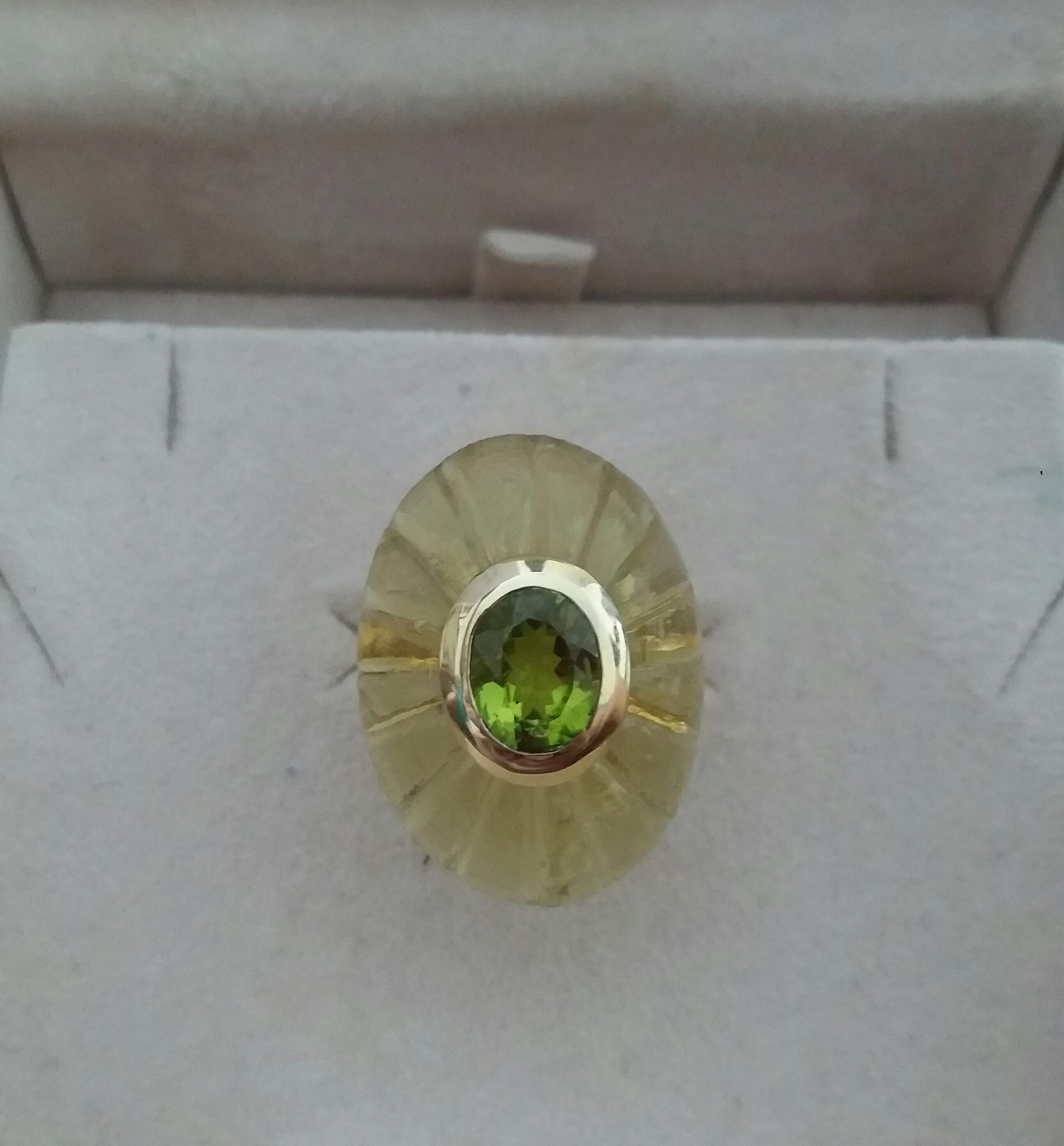 Engraved Oval Shape Lemon Quartz Cab Faceted Oval Peridot 14 Kt Yellow Gold Ring For Sale 12