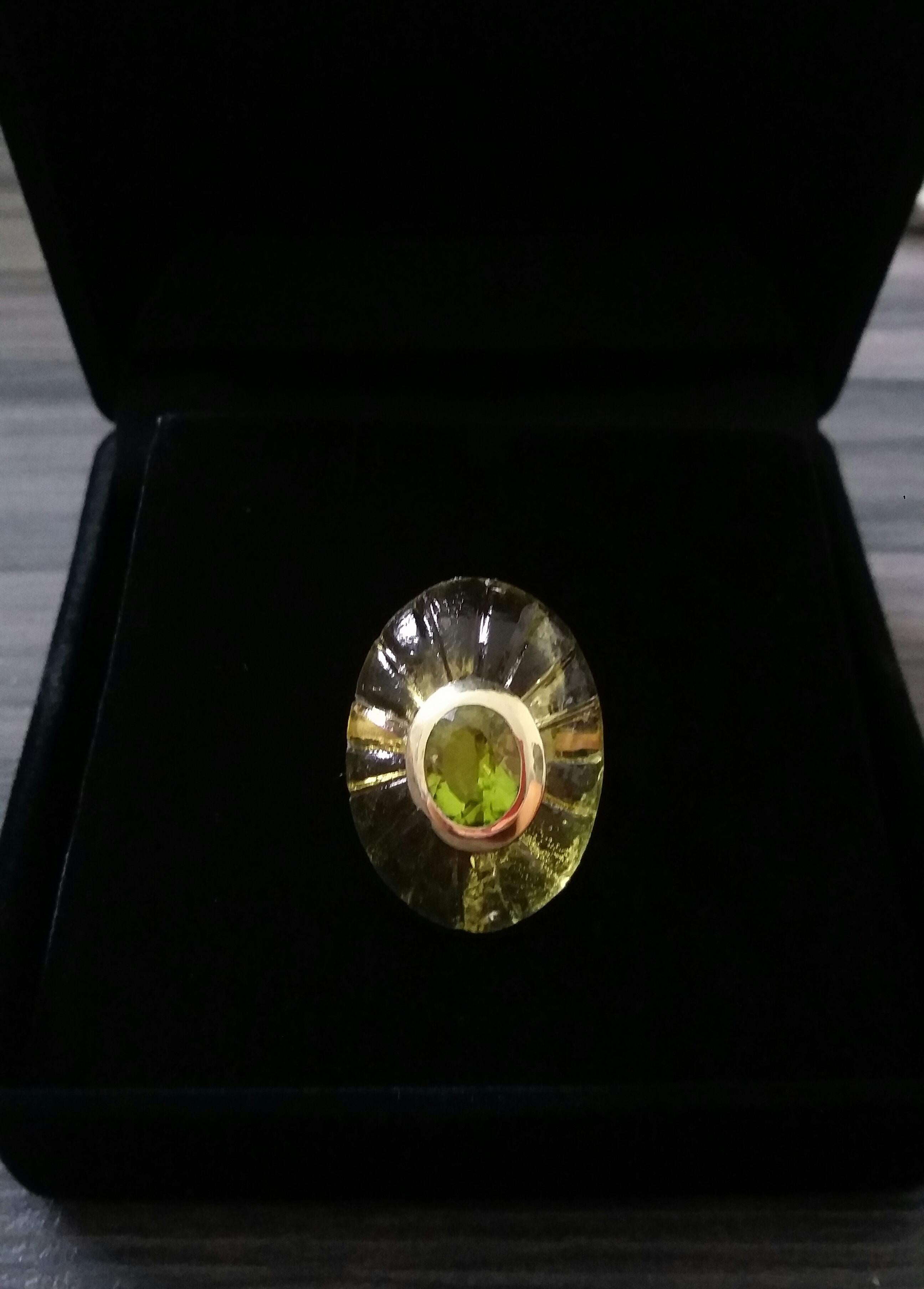 Engraved Oval Shape Lemon Quartz Cab Faceted Oval Peridot 14 Kt Yellow Gold Ring For Sale 13