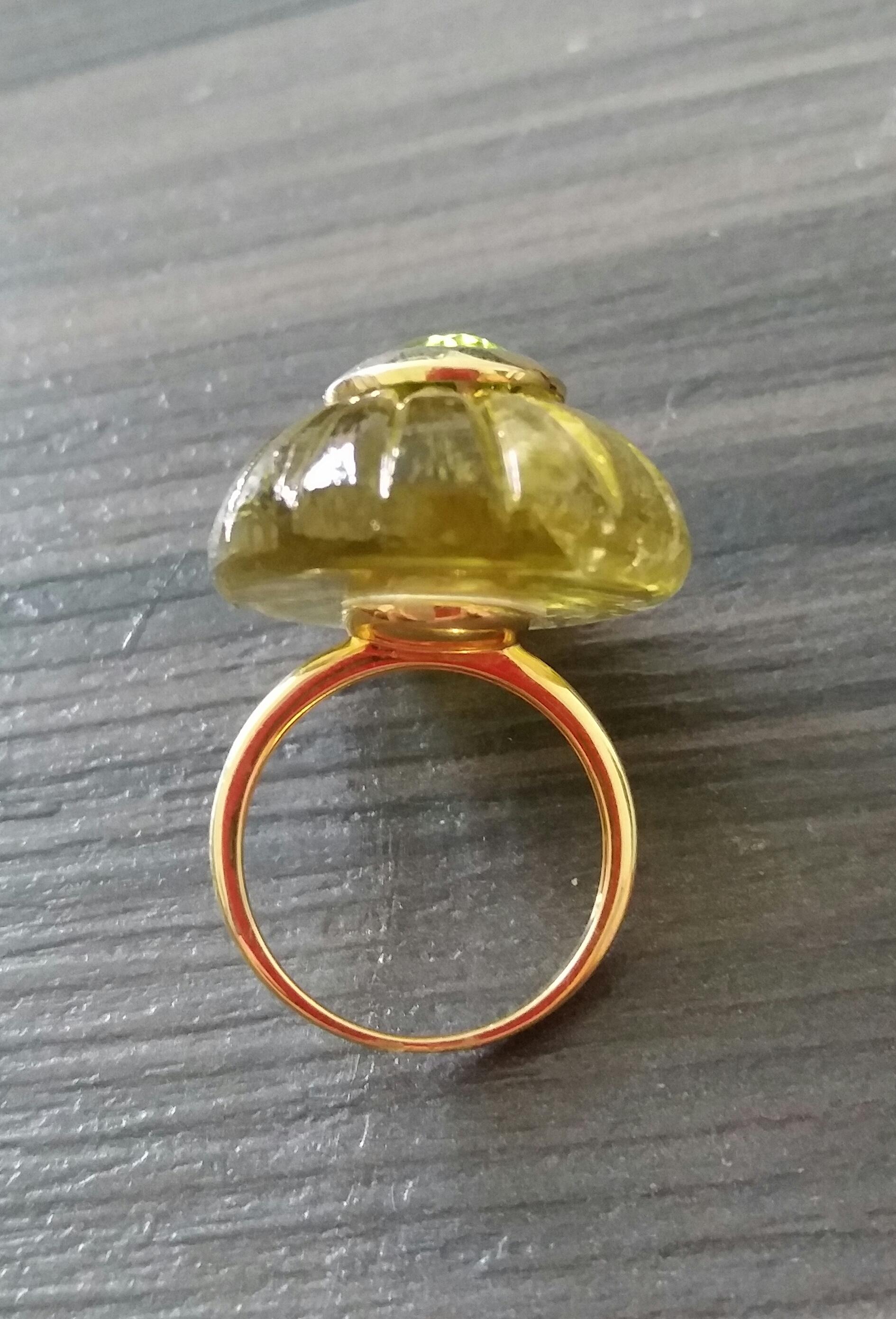 Engraved Oval Shape Lemon Quartz Cab Faceted Oval Peridot 14 Kt Yellow Gold Ring For Sale 2