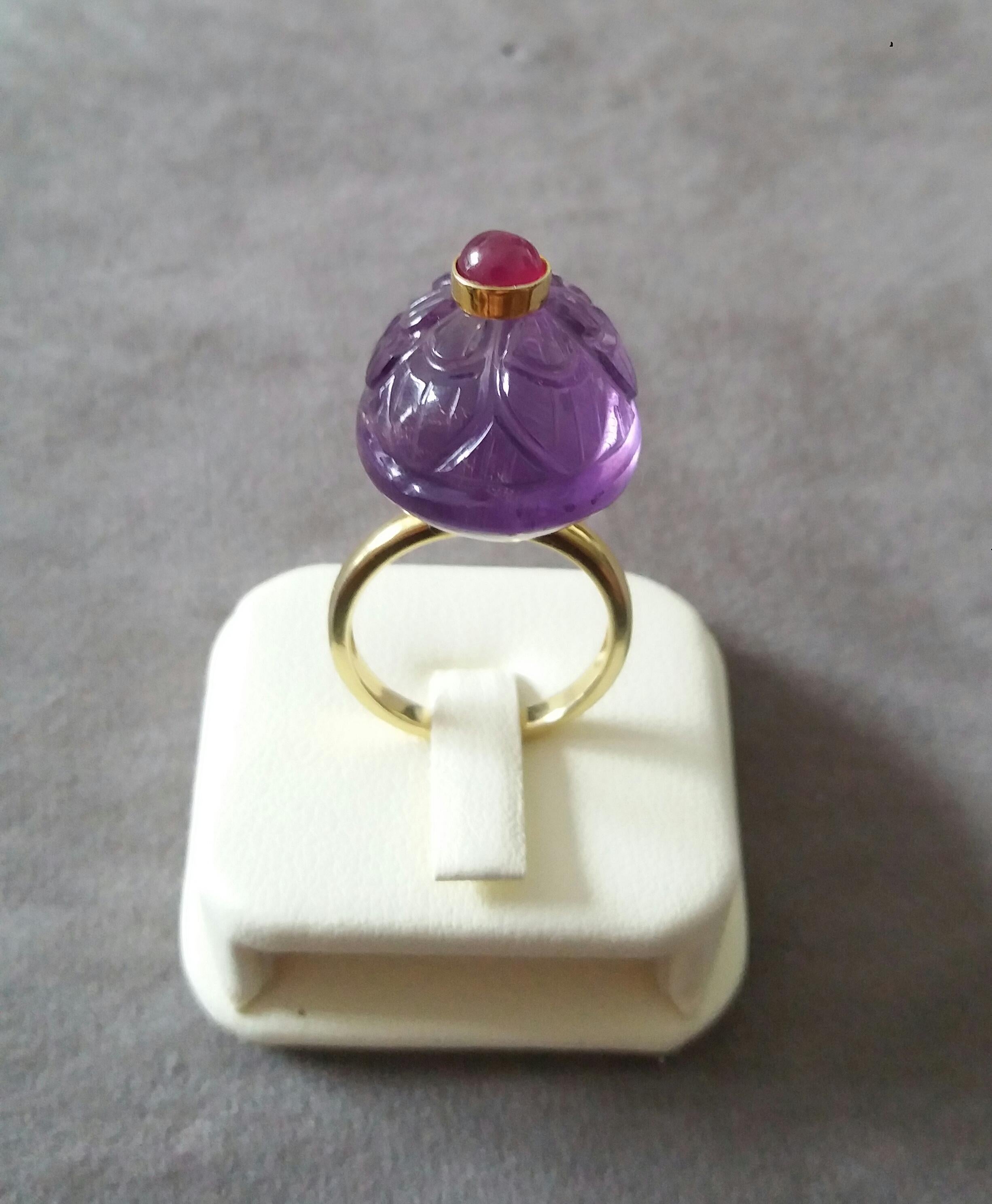 Engraved Oval Shape Natural Amethyst Round Ruby Cabochon Gold Cocktail Ring For Sale 8