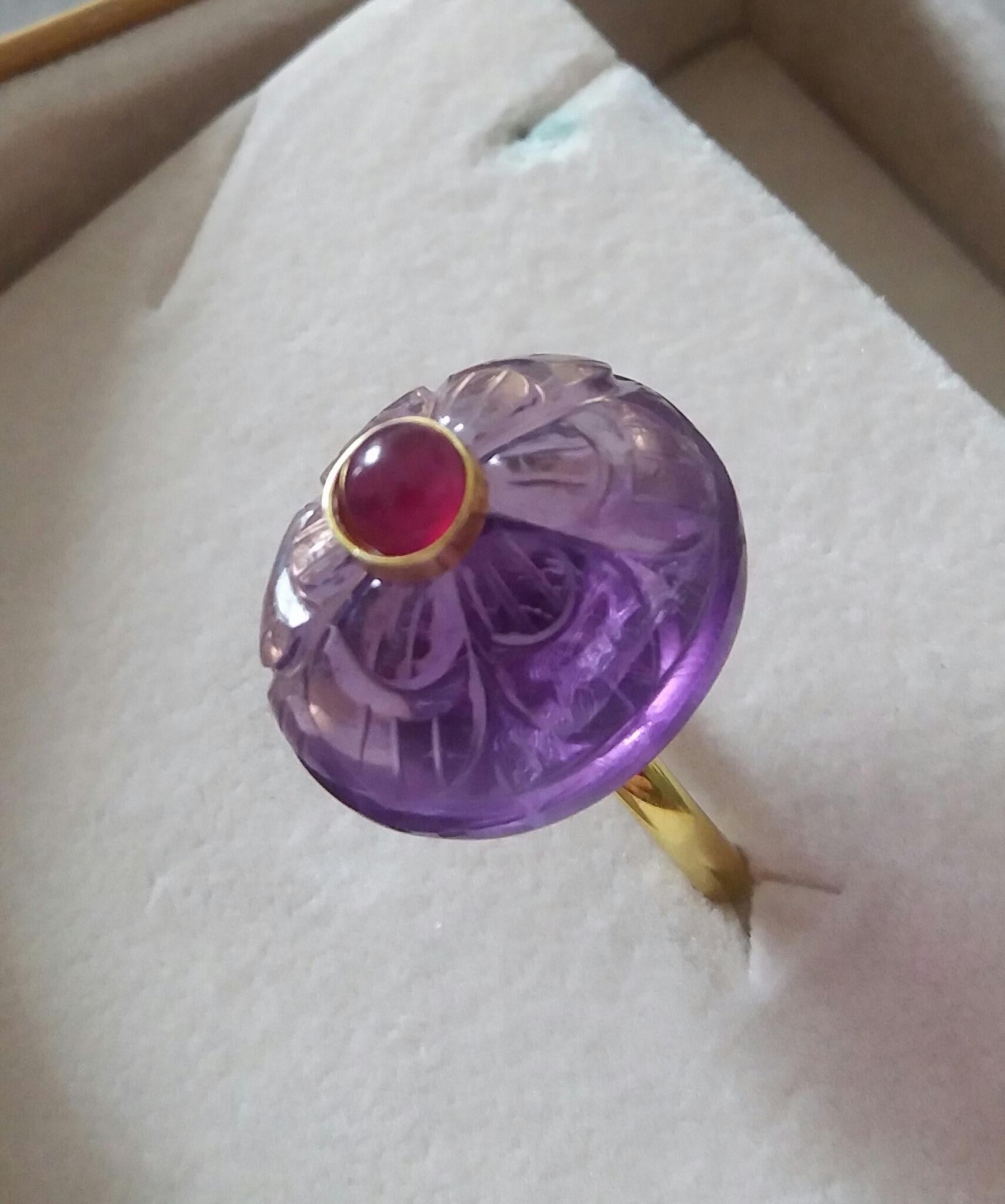 Engraved Oval Shape Natural Amethyst Round Ruby Cabochon Gold Cocktail Ring For Sale 12