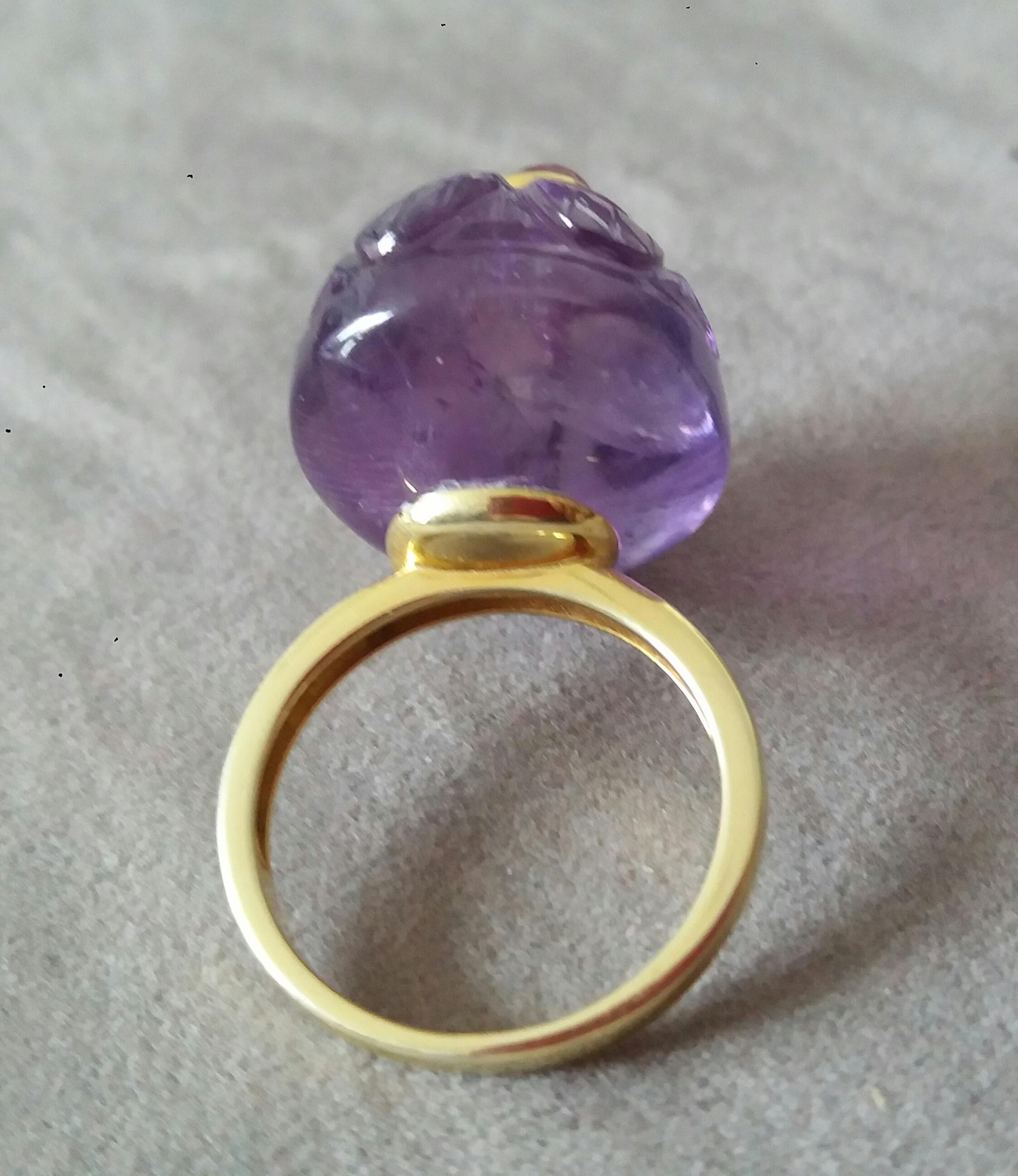 Engraved Oval Shape Natural Amethyst Round Ruby Cabochon Gold Cocktail Ring For Sale 13