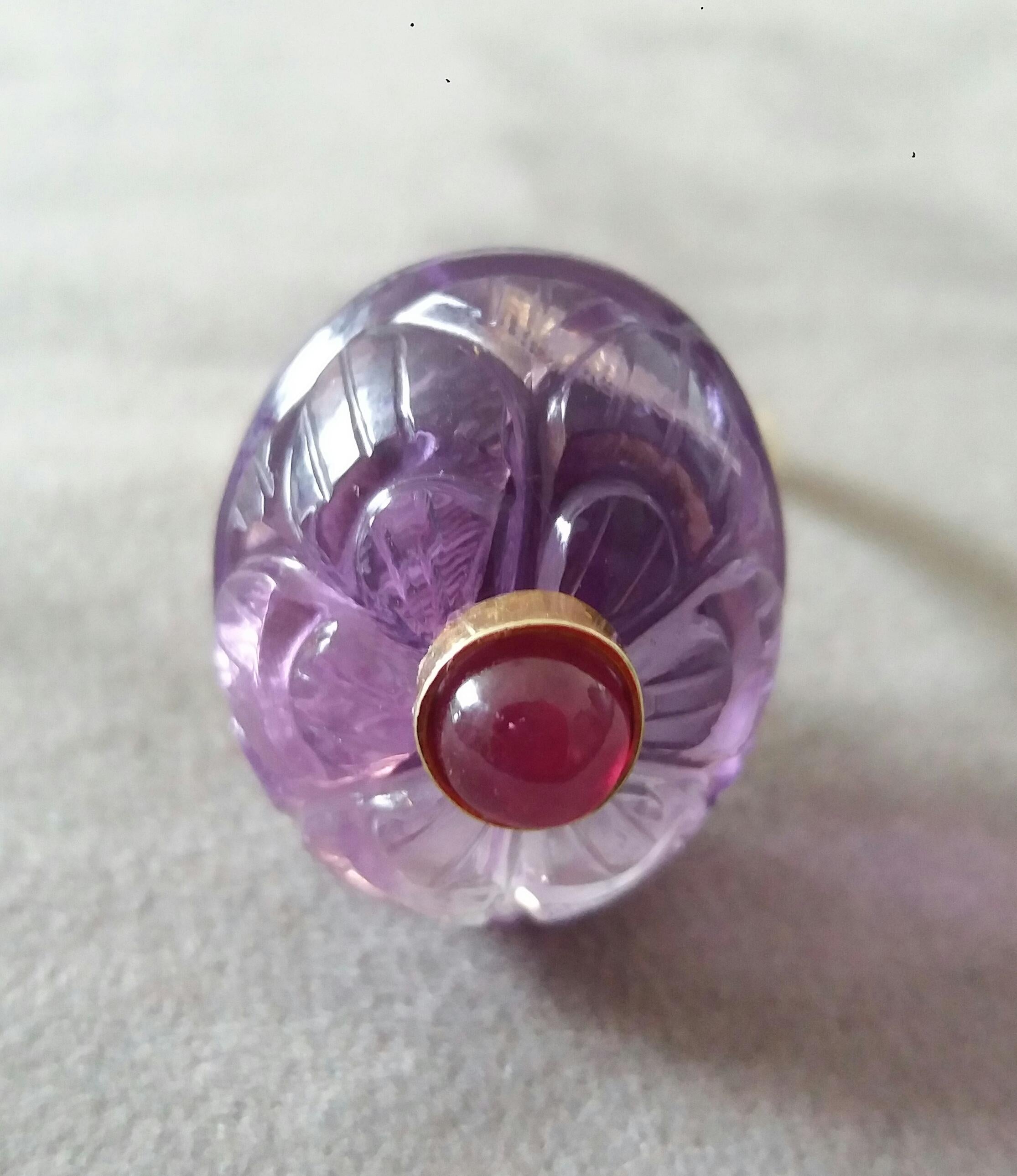 Women's Engraved Oval Shape Natural Amethyst Round Ruby Cabochon Gold Cocktail Ring For Sale
