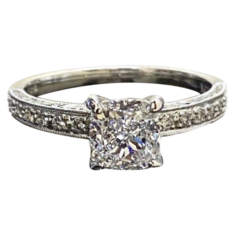 Anillo de diamantes grabado en platino con certificado GIA de 1,20 quilates, color D, talla cojín SI1