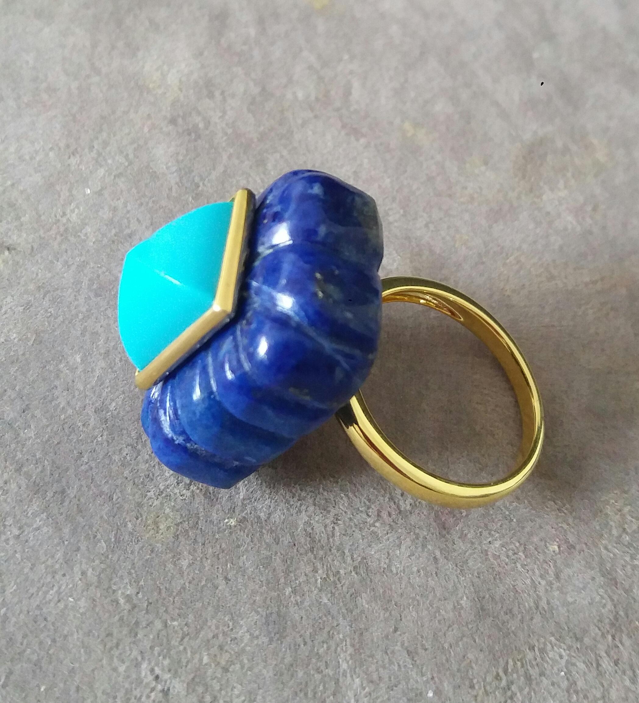 Art Deco Lapis Lazuli Engraved Rectangular Shape Turquoise Pyramid 14k Yellow Gold Ring For Sale