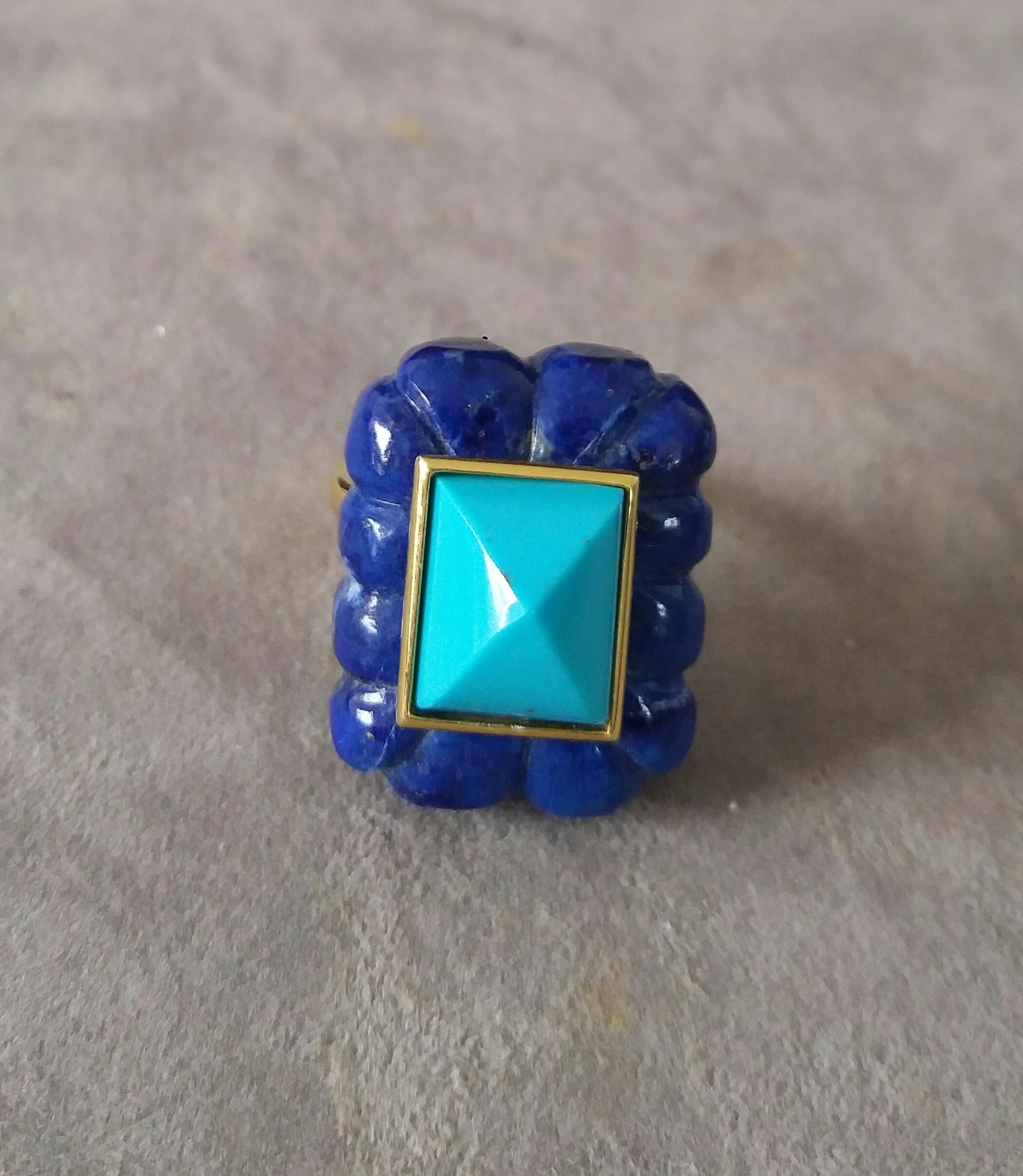 Lapis Lazuli Engraved Rectangular Shape Turquoise Pyramid 14k Yellow Gold Ring In New Condition For Sale In Bangkok, TH