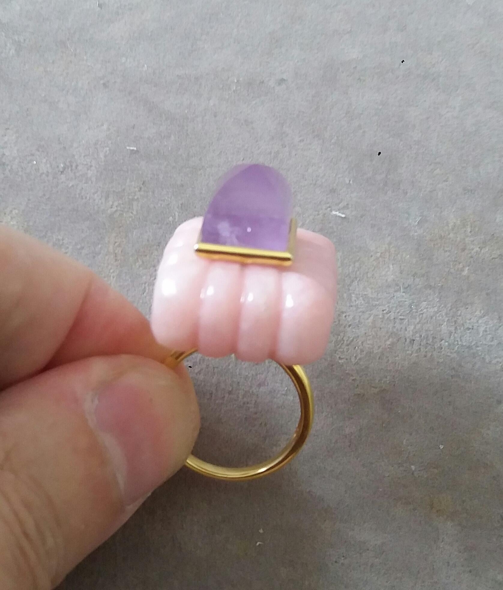 Rechteckiger Amethyst- Pyramidenring aus massivem Gelbgold mit rosa Opalgravur in Form einer rosa Amethyst-Pyramide 14k im Angebot 3