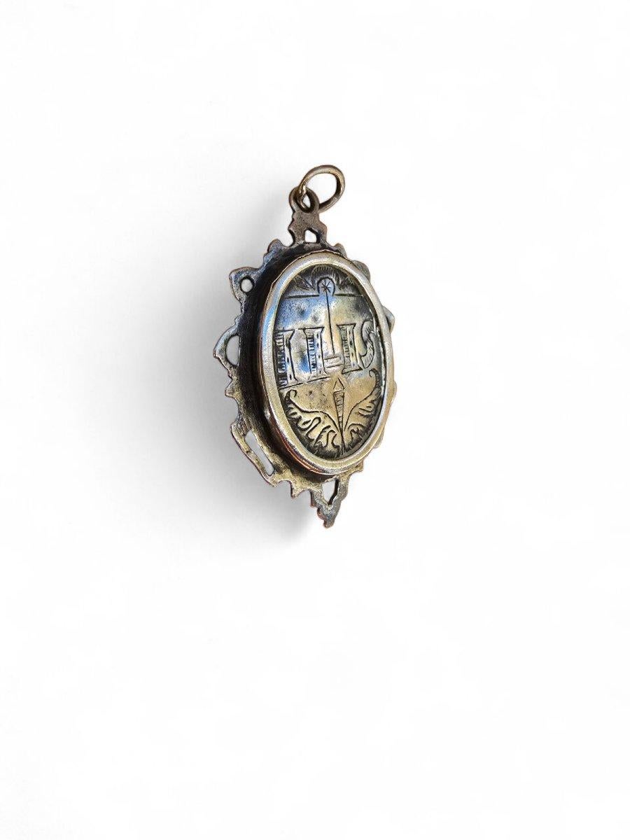 Gravé Reliquaire en argent gravé - 18e siècle en vente