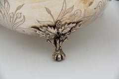 Soupière en argent gravé