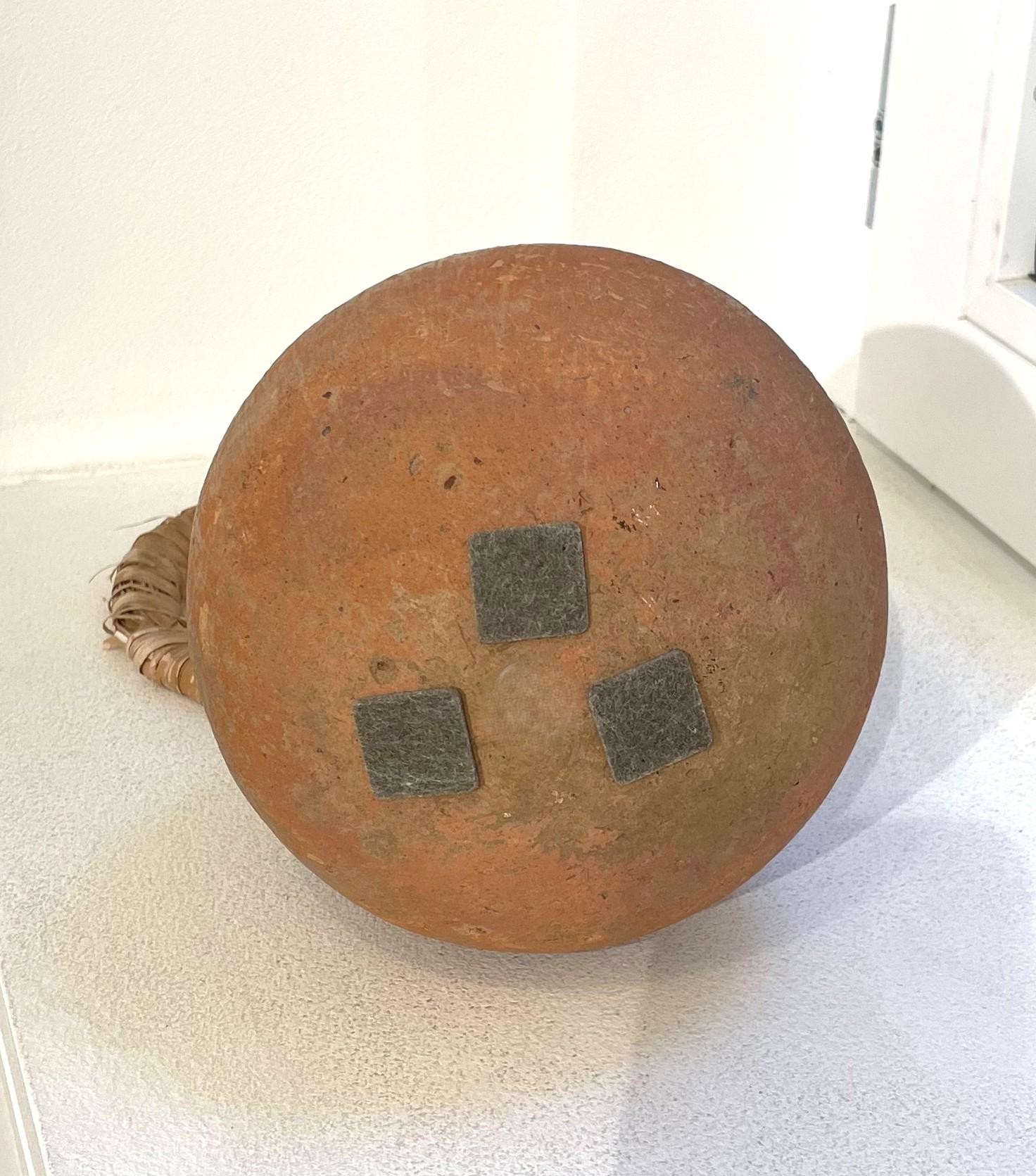 Engraved terracotta vase (Niger, Africa) In Good Condition In PARIS, FR