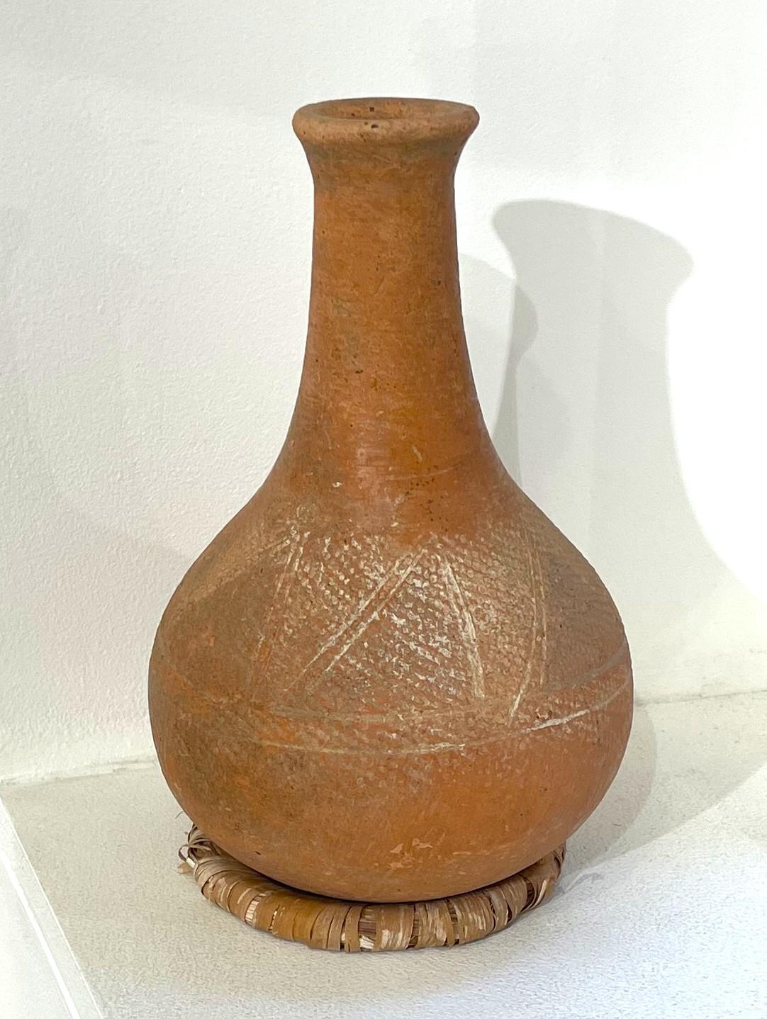Terracotta Engraved terracotta vase (Niger, Africa)
