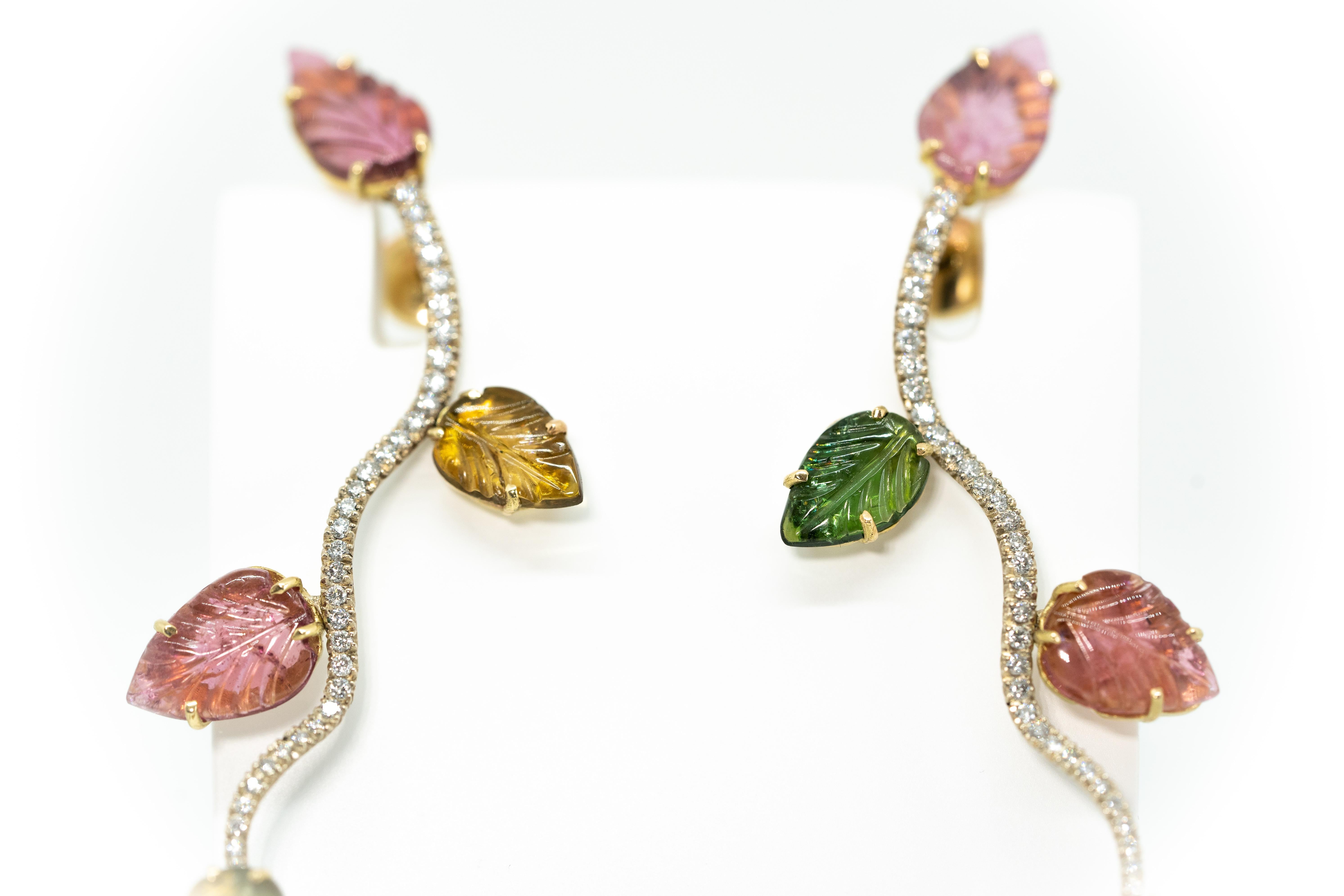 Contemporary 18K White and Yellow Gold Earrings Set with Engraved Tourmalines and Diamonds For Sale