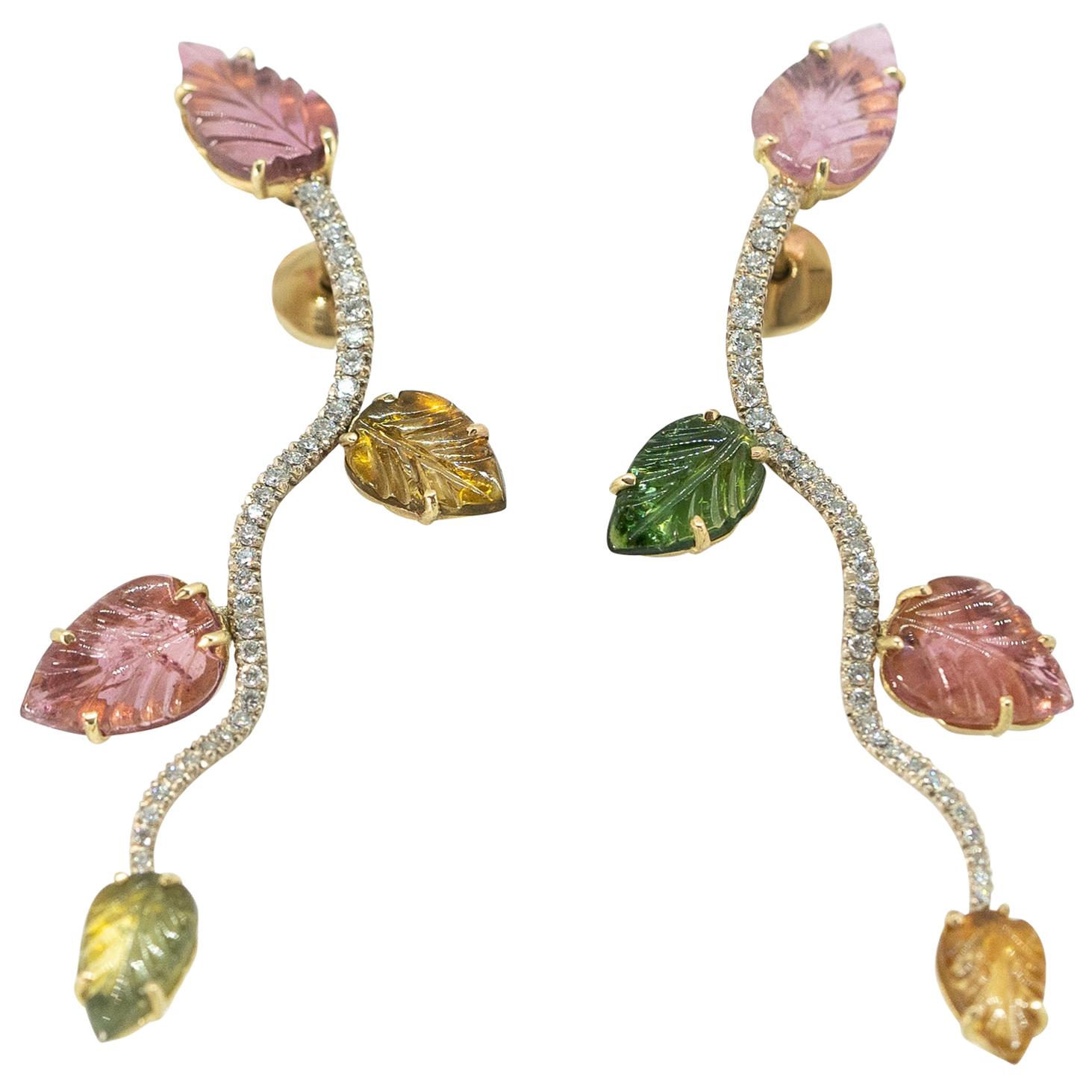 18K White and Yellow Gold Earrings Set with Engraved Tourmalines and Diamonds For Sale
