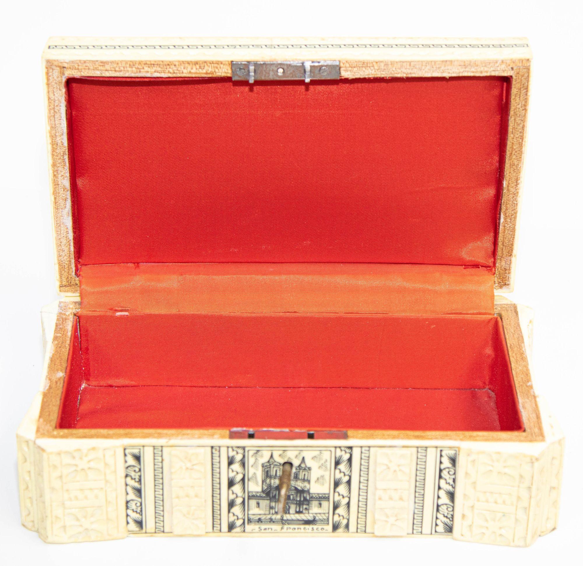 Plastic Engraved Trinket Souvenir Box South America, Ecuador 1960's