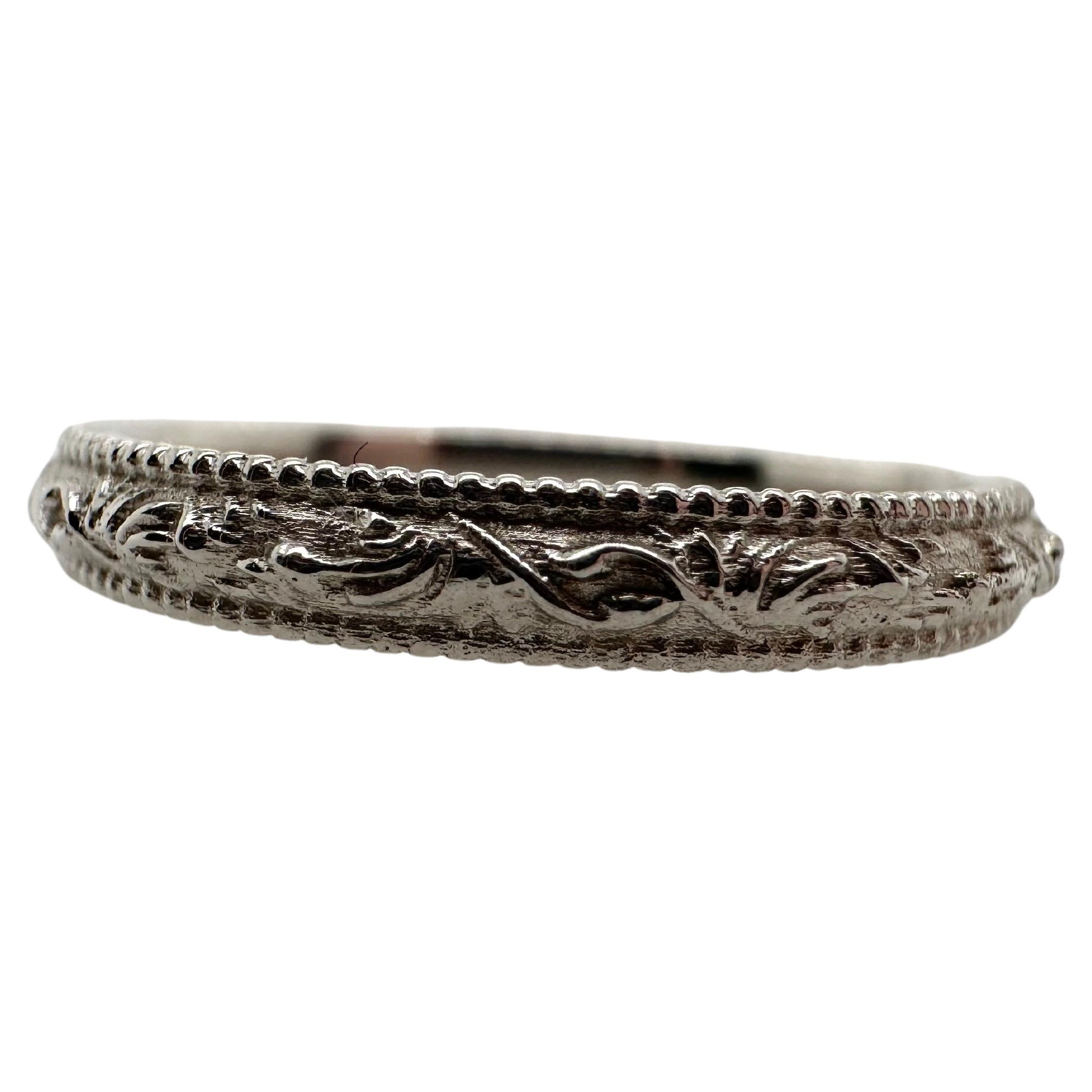 Engraved wedding band Platinum 2mm