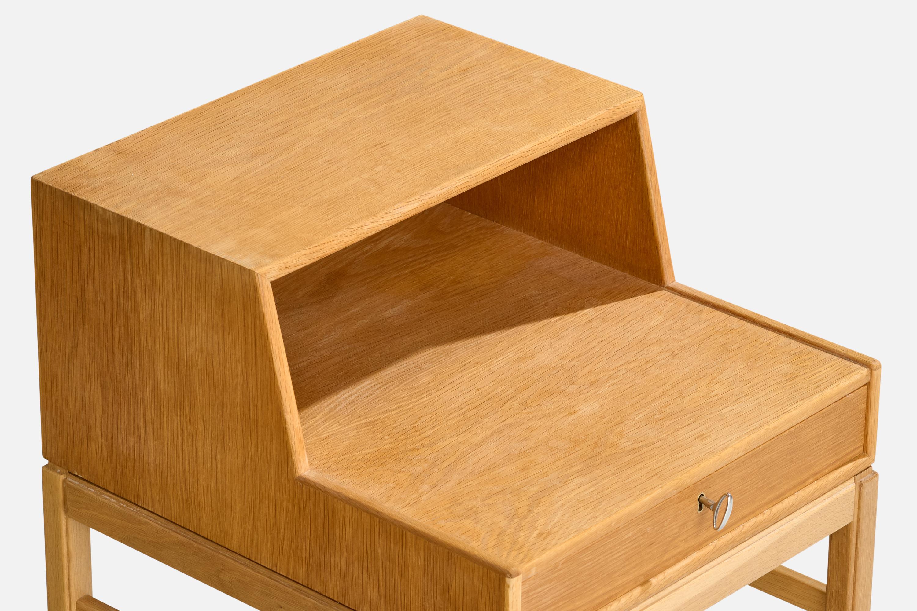 Engström & Myrstrand, Nightstands, Teak, Brass, Sweden, 1960s For Sale 4
