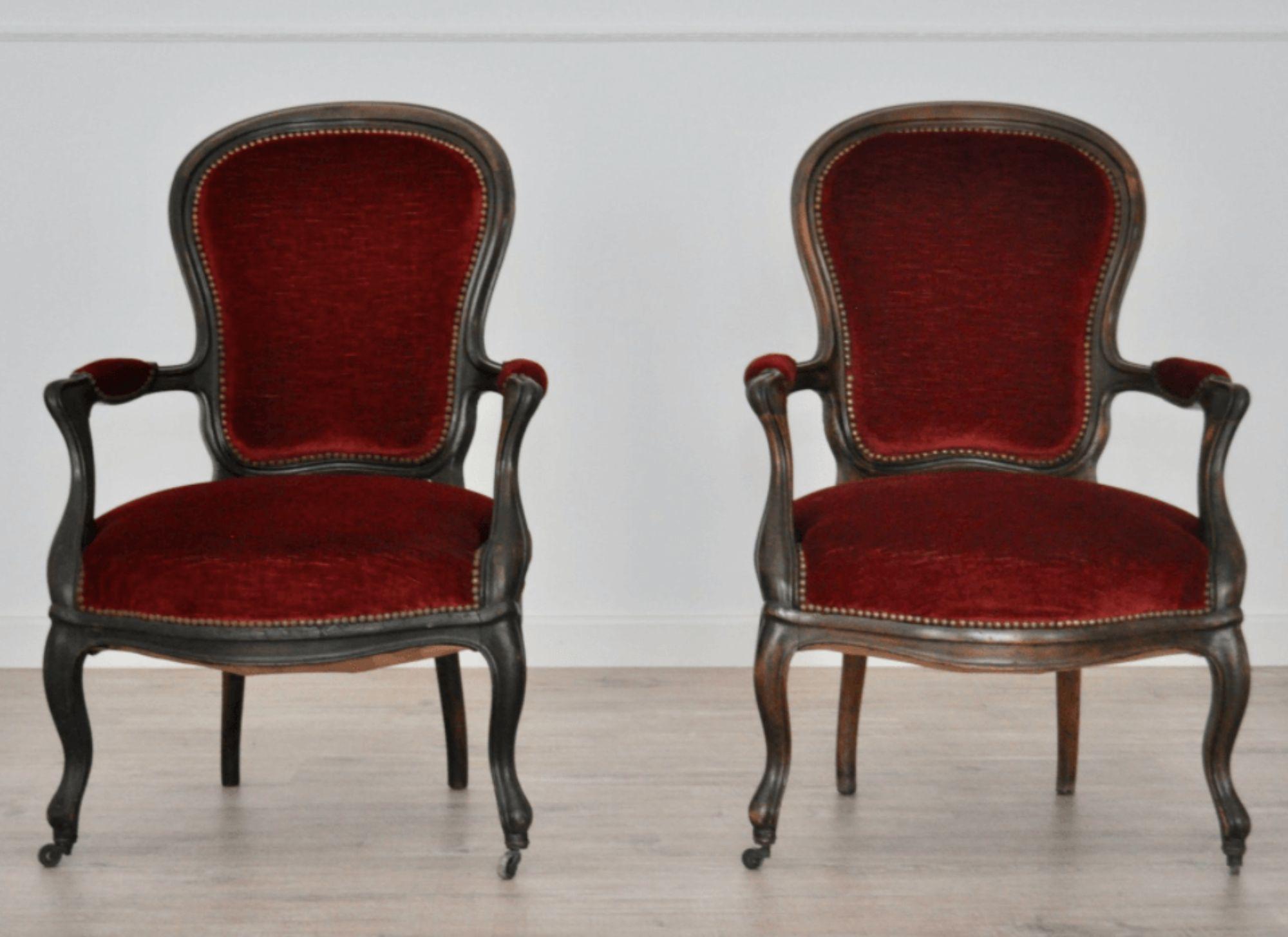 Mejore su interior con elegantes sillones de estilo Louis Philippe en Bueno estado para la venta en Manzano, IT