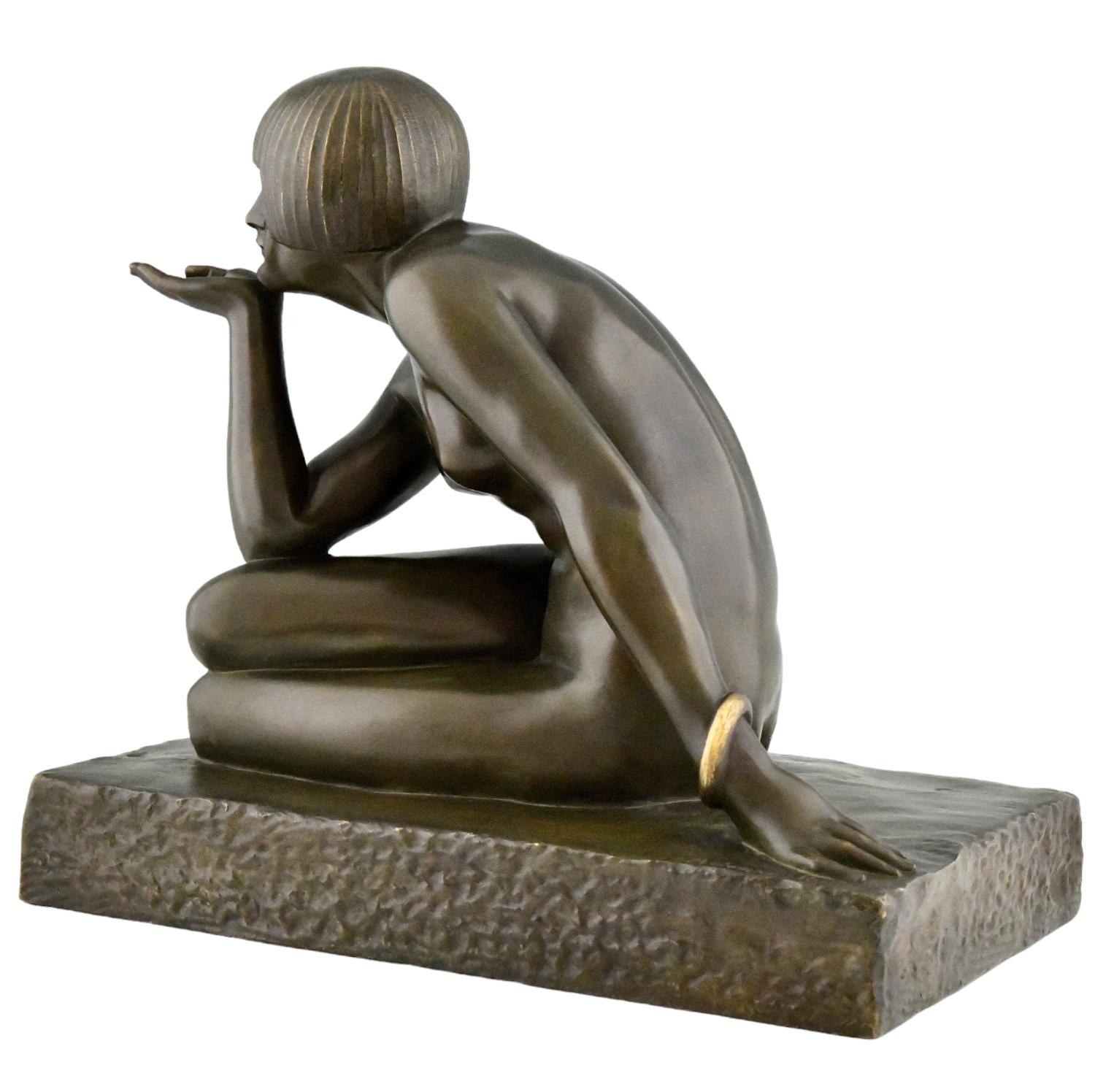 Enigma scultura in bronzo Art Déco nudo seduto con bracciale di Guiraud Rivière in vendita 2