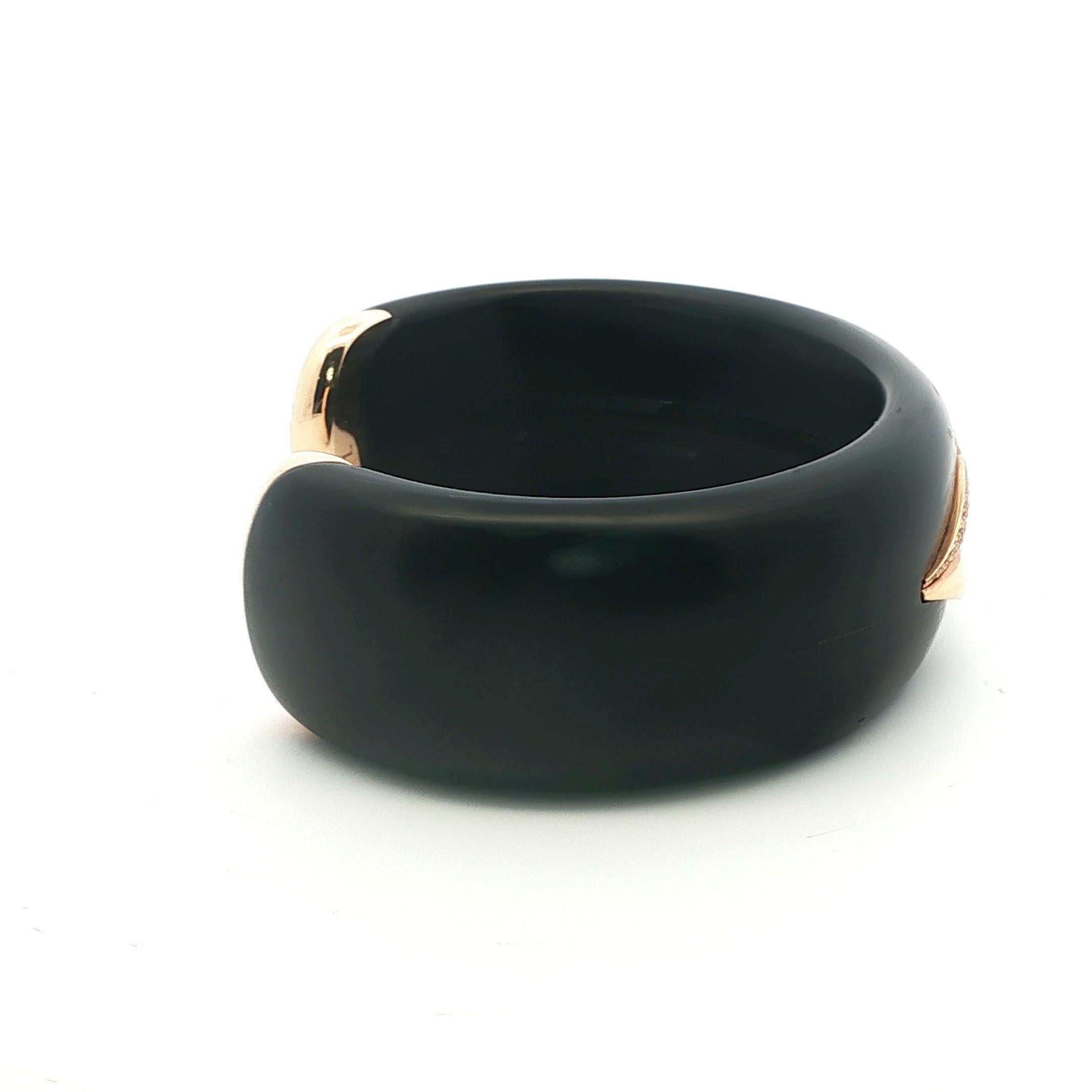 Moderno Enigma by Gianni Bulgari: Diamond Lips Bangle in Gold & Wood in vendita