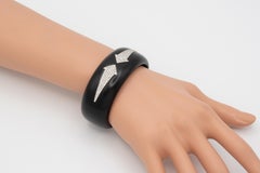 Enigma Ebenholz Wood 18K Weißgold Diamant Arrow Manschettenknopf Armband