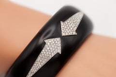 Enigma Ebenholz Wood 18K Weißgold Diamant Arrow Manschettenknopf Armband
