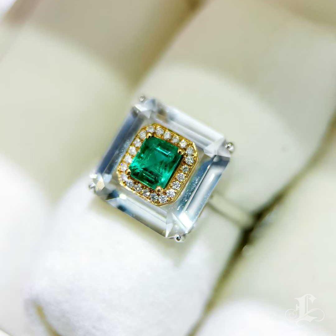 【Énigma】0.58ct Smaragd & Diamant Weißer Kristall Cocktail Ring im Angebot 2