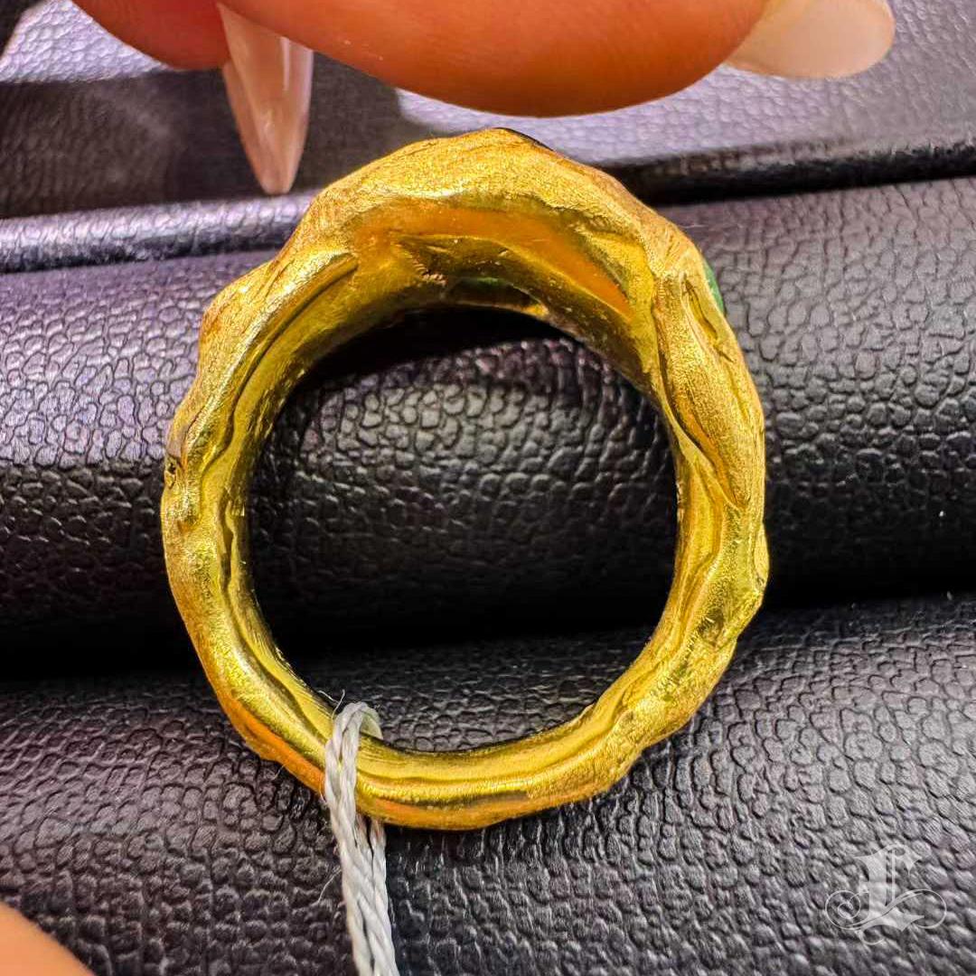 【Énigma】0.62ct Smaragd & Multigem schwer Gold Kunst Ring, 18K im Angebot 5