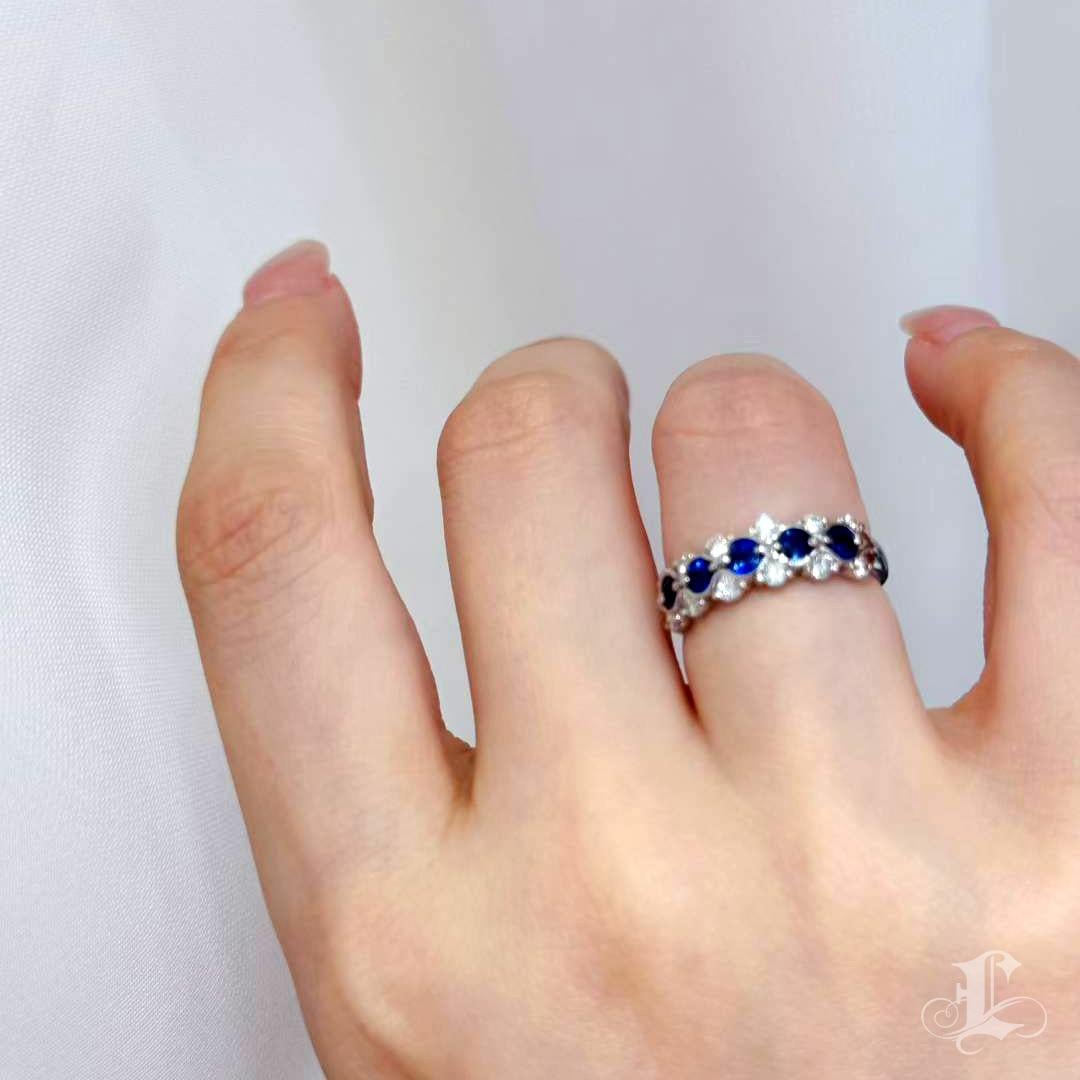 Brilliant Cut 【Énigma】0.65ct Sapphire & Diamond Wave Band Ring in Platinum For Sale