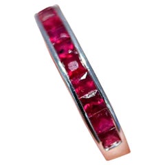 【Énigma】0.70ct Sleek Ruby Channel Band in Platinum