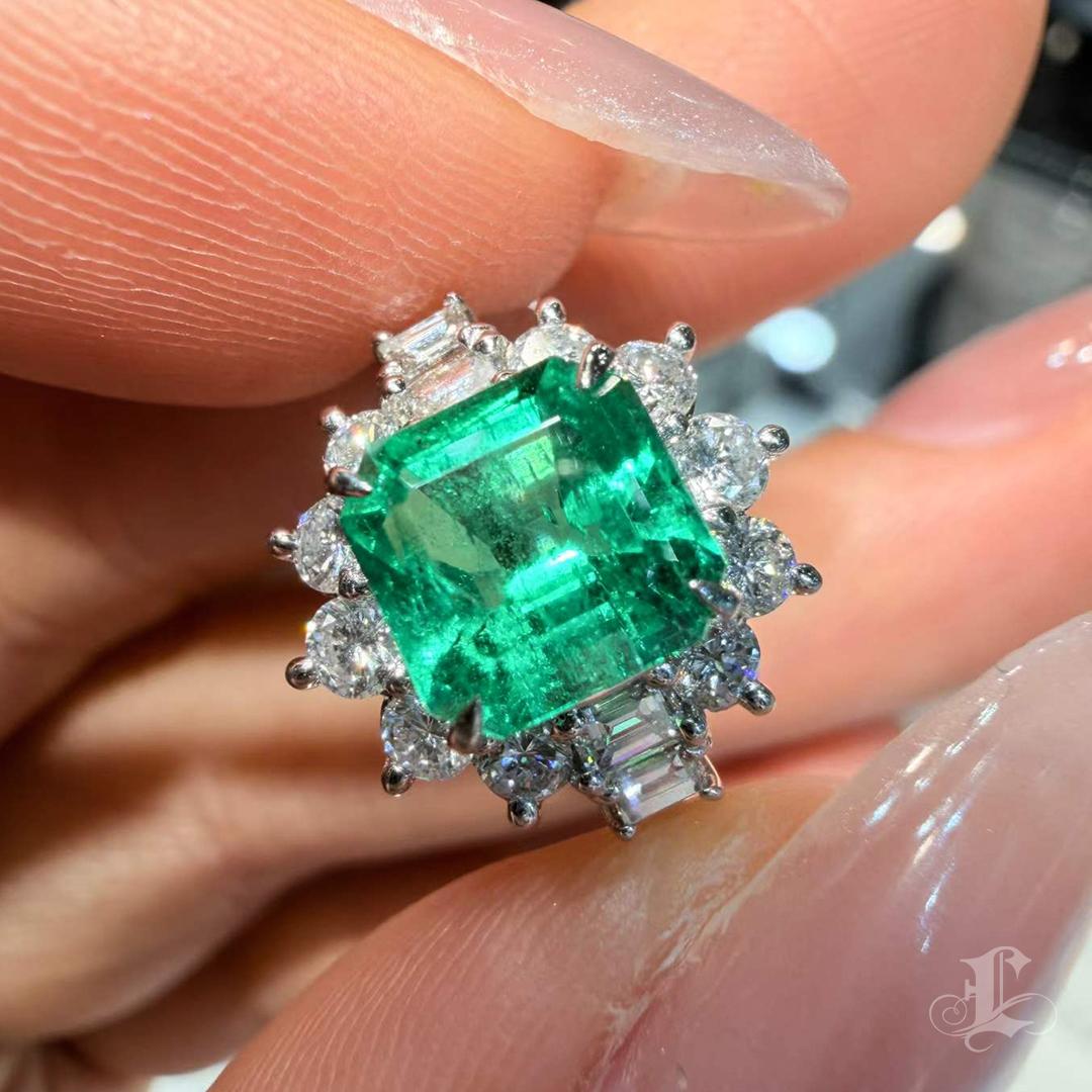 【Énigma】1.47ct Lebendiger Grüner Kolumbianischer Smaragd & Diamant Platin Ring im Zustand „Neu“ im Angebot in New York, NY