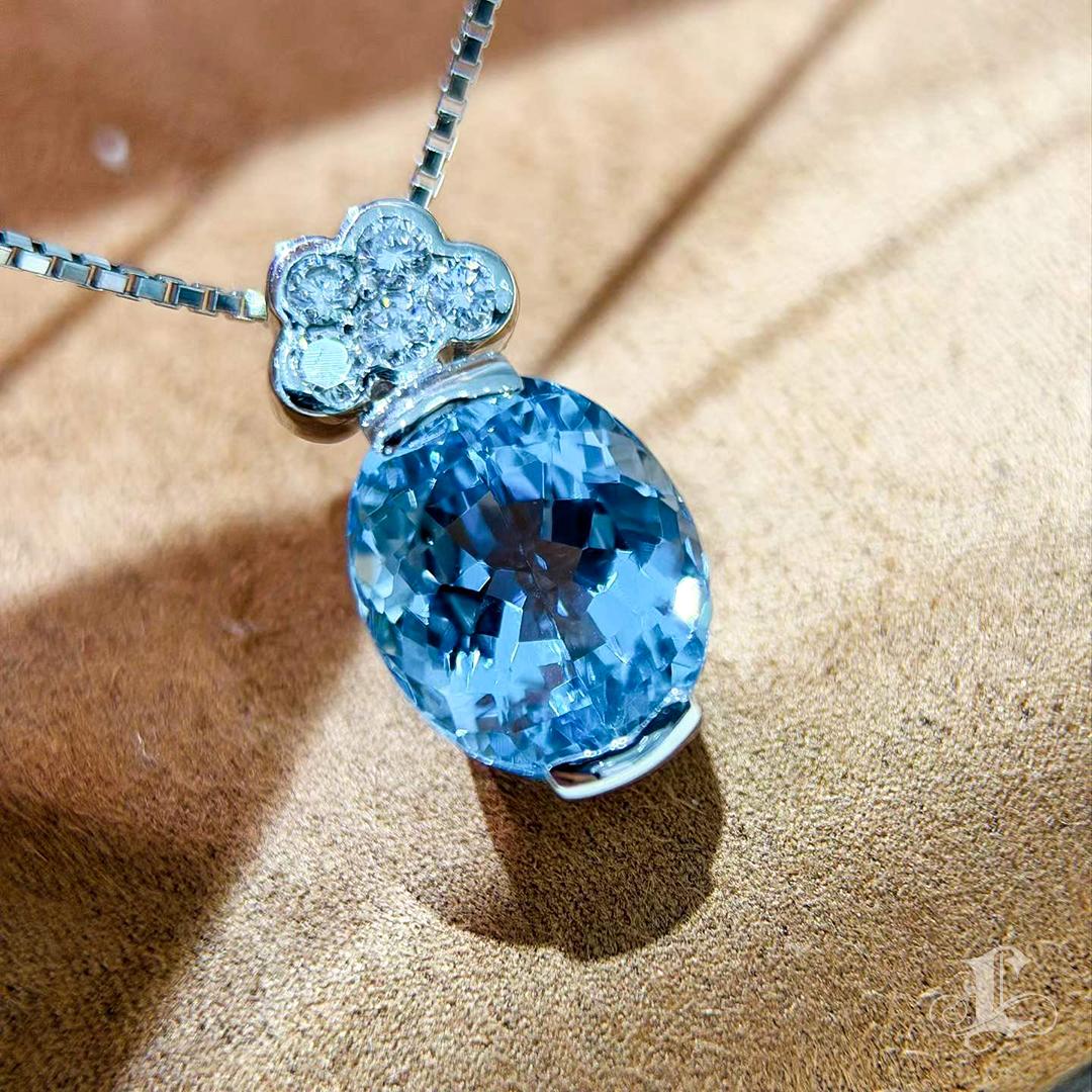 Ciondolo in platino con acquamarina blu Santa Maria e diamanti da 6,09 carati In condizioni Nuovo in vendita a New York, NY
