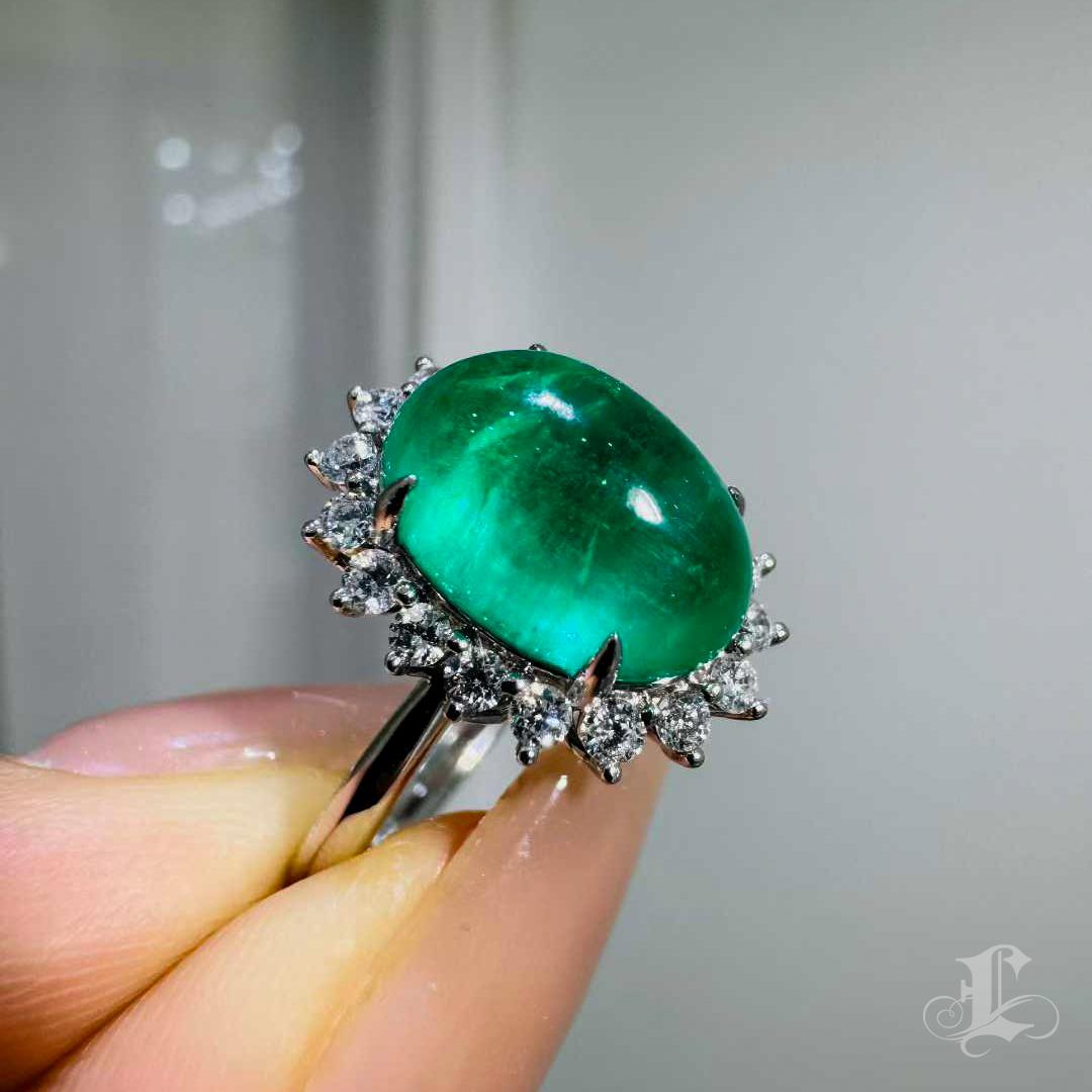 【Énigma】AGL Certified 3.97ct Emerald Cabochon Diamond Platinum Ring For Sale 1