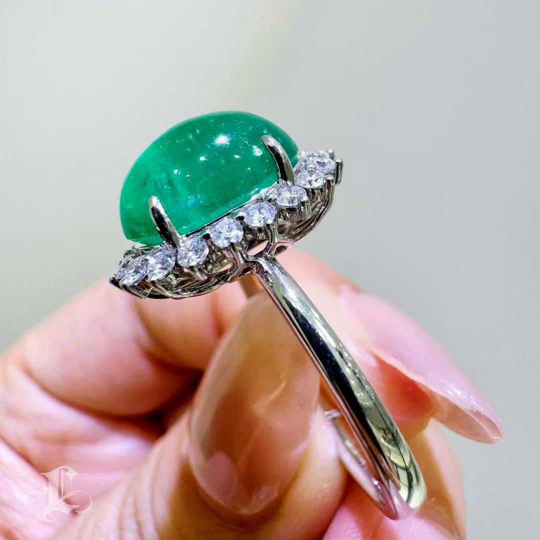 【Énigma】AGL Certified 3.97ct Emerald Cabochon Diamond Platinum Ring For Sale 3