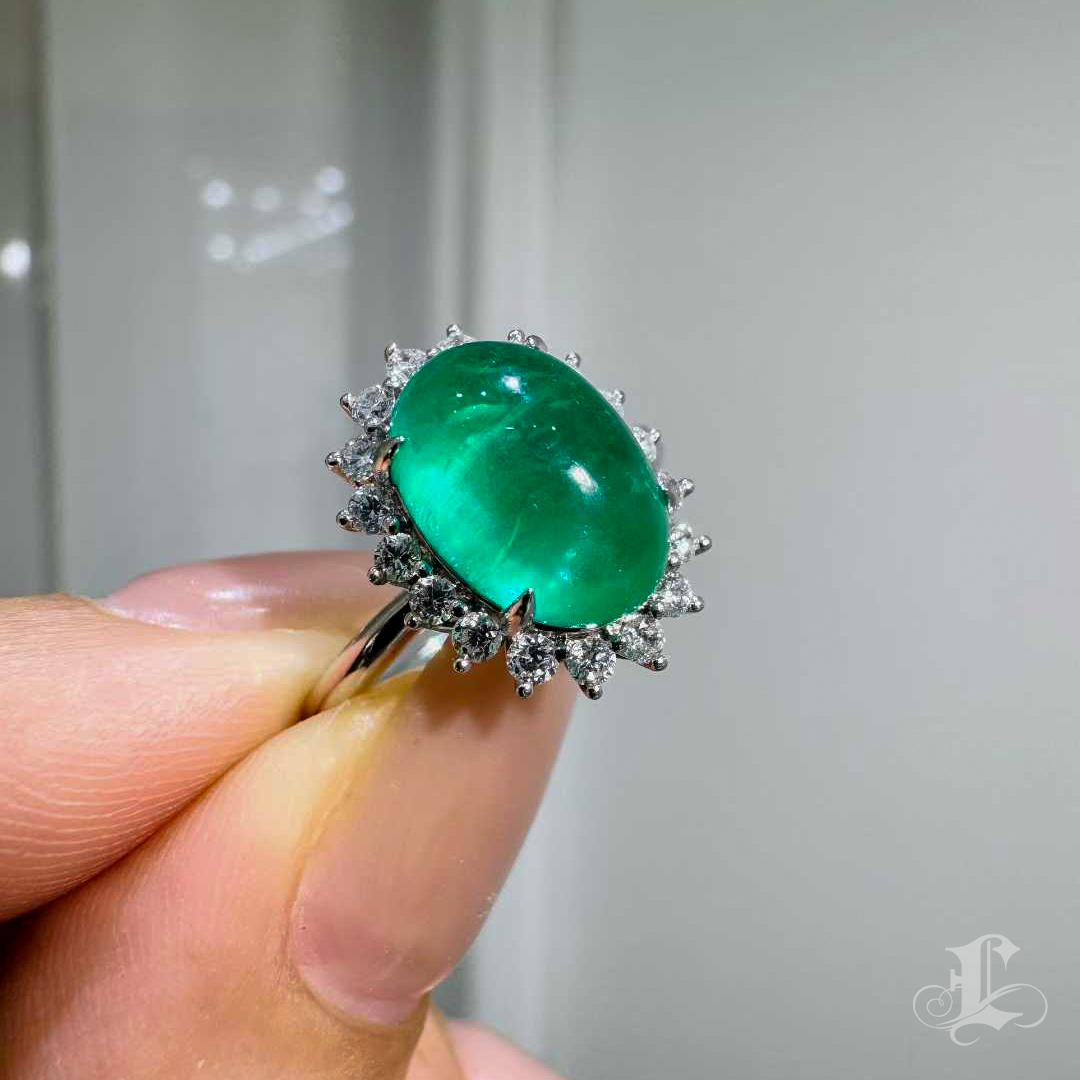 【Énigma】AGL Certified 3.97ct Emerald Cabochon Diamond Platinum Ring For Sale 4