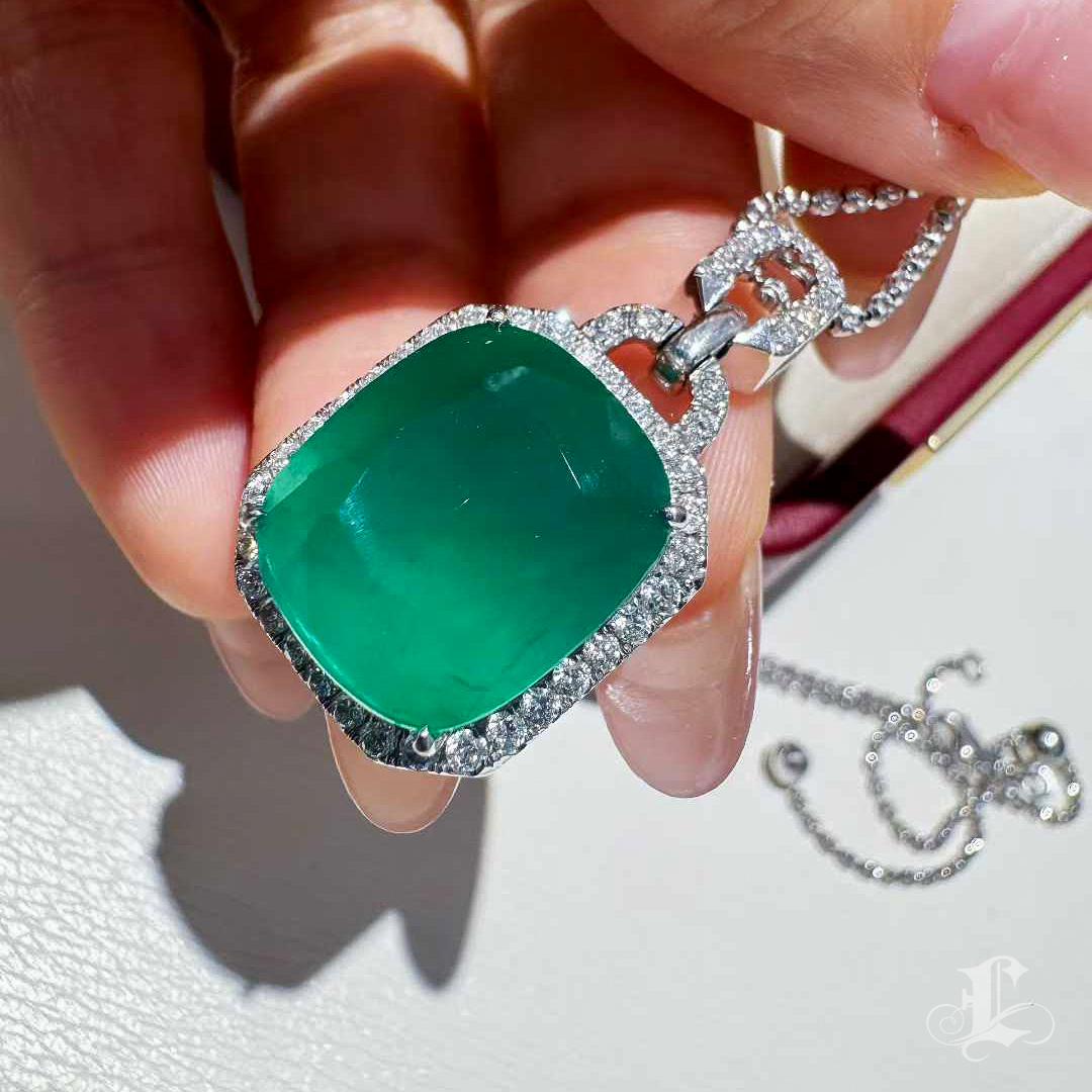 【Énigma】AGL Pendentif en émeraude et diamant vert vif certifié Imperial Verdure en vente 3
