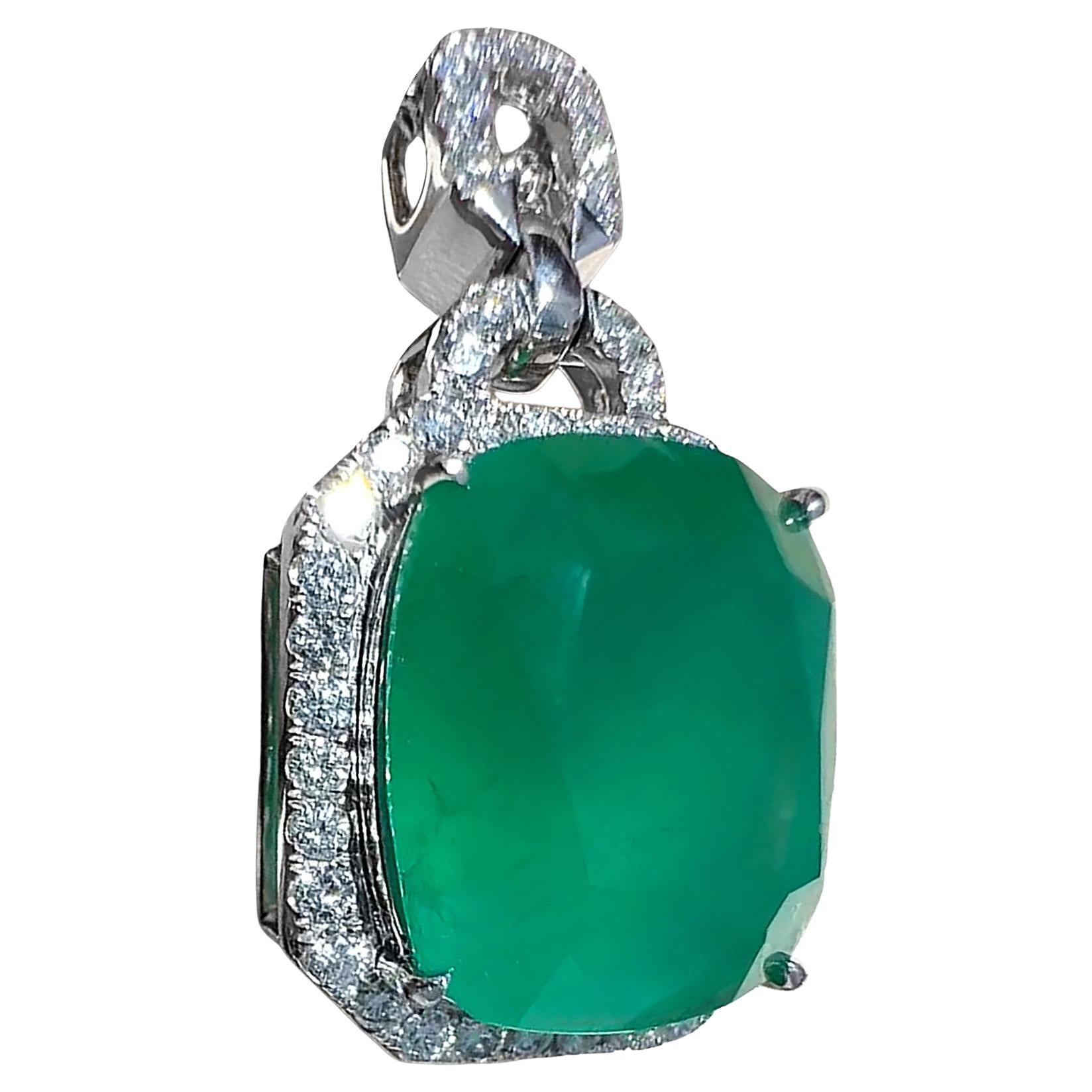 【Énigma】AGL Pendentif en émeraude et diamant vert vif certifié Imperial Verdure en vente