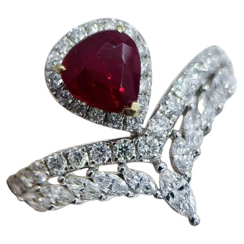 【Énigma】AIGS Certified 1.04ct Crimson Bloom Pigeon Blood Ruby Crown Ring en venta