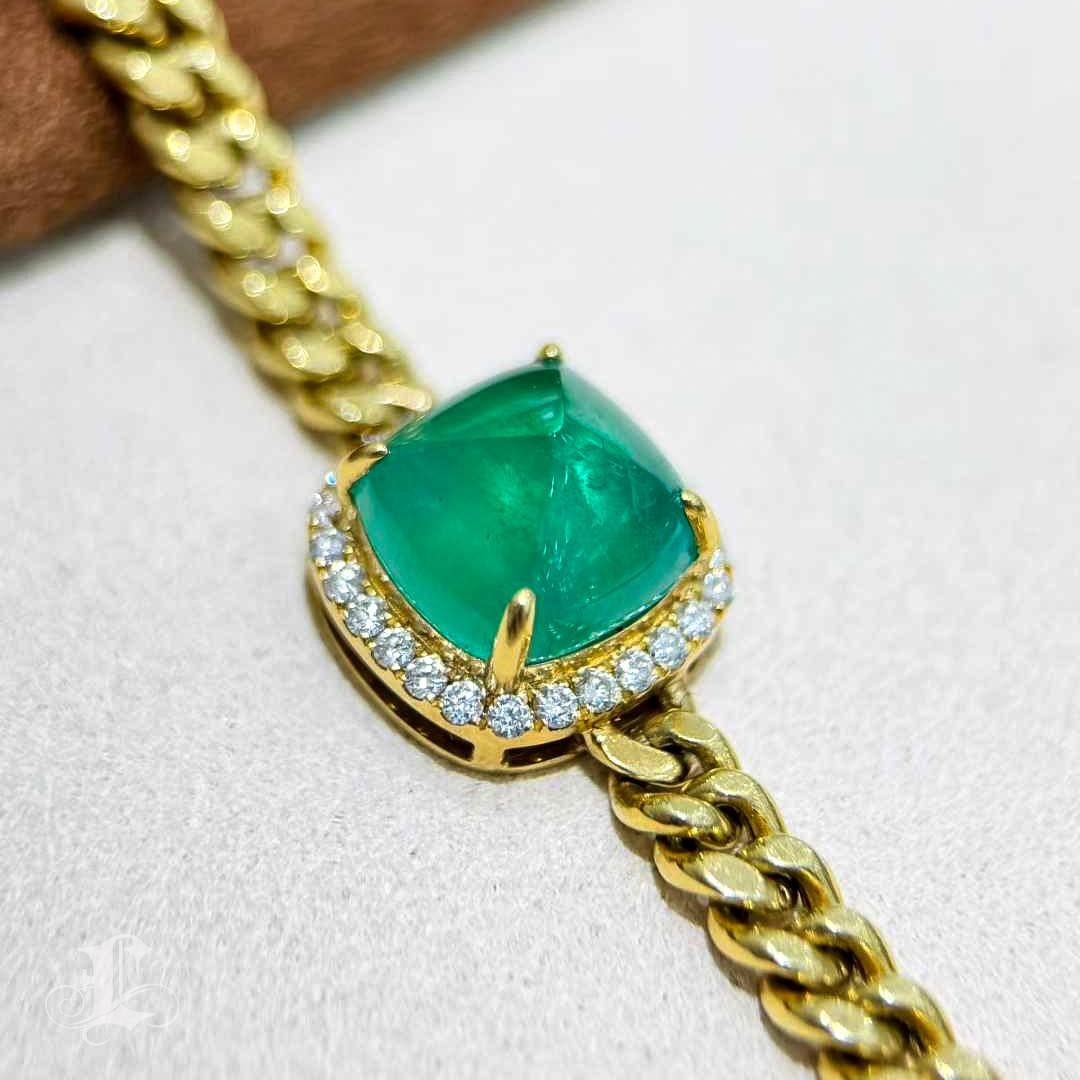 【Énigma】AIGS Certified Emerald Crown 4.7ct Sugar Loaf Emerald Diamond Oro 18K in vendita 1