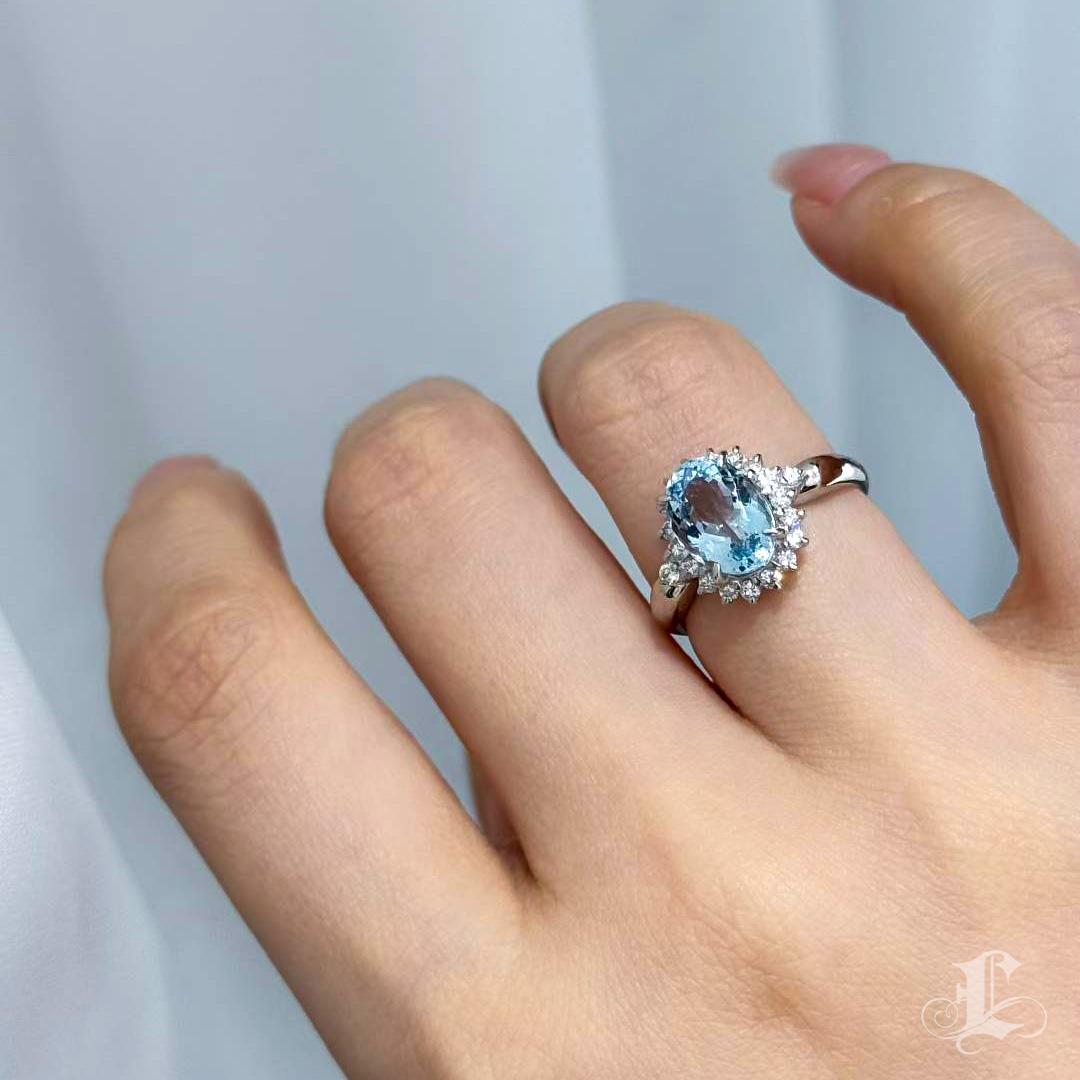 Brilliant Cut 【Énigma】Celestial Crest Crown Halo 2.06ct Aquamarine & Diamond Ring in Platinum For Sale