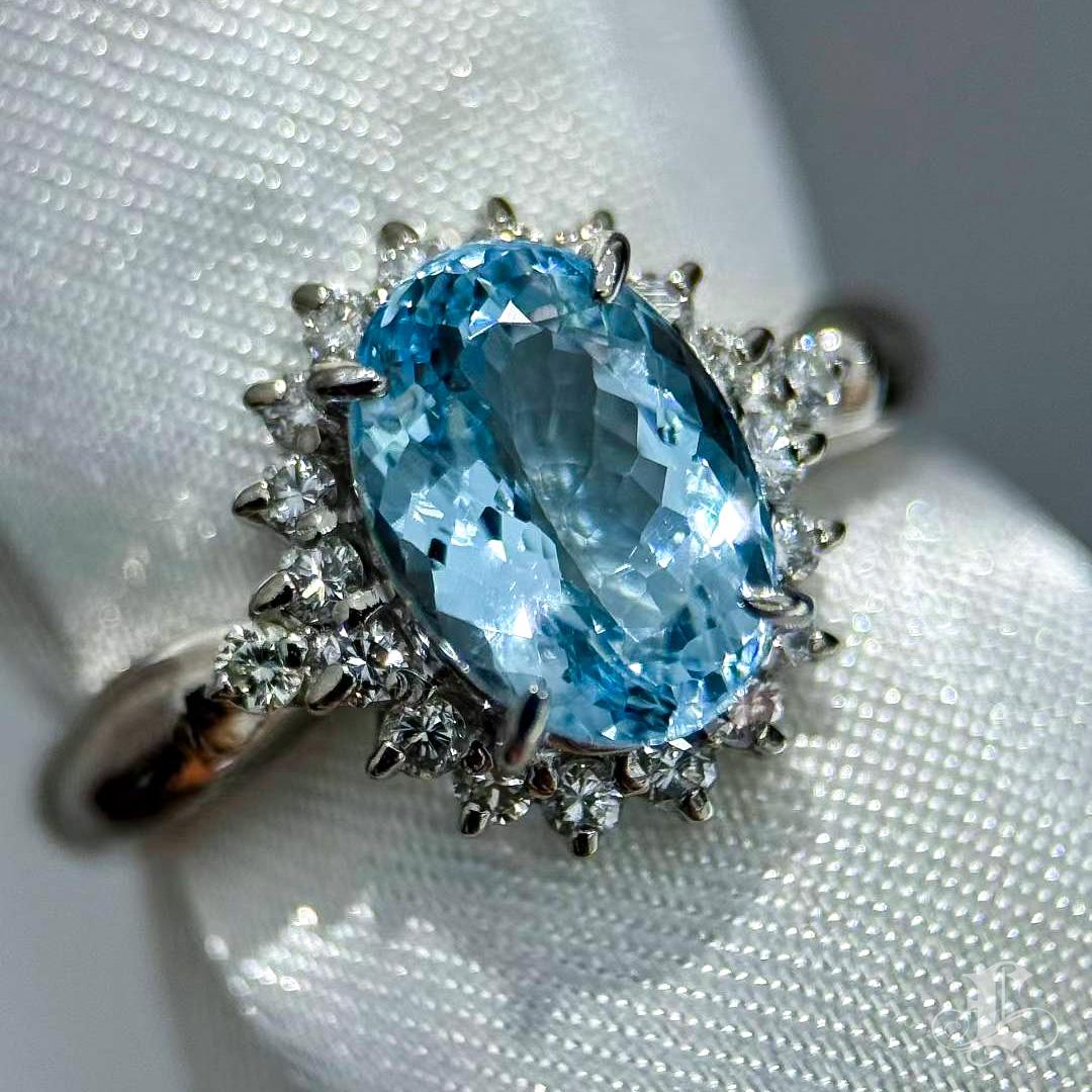 【Énigma】Celestial Crest Crown Halo 2.06ct Aquamarine & Diamond Ring in Platinum For Sale 1