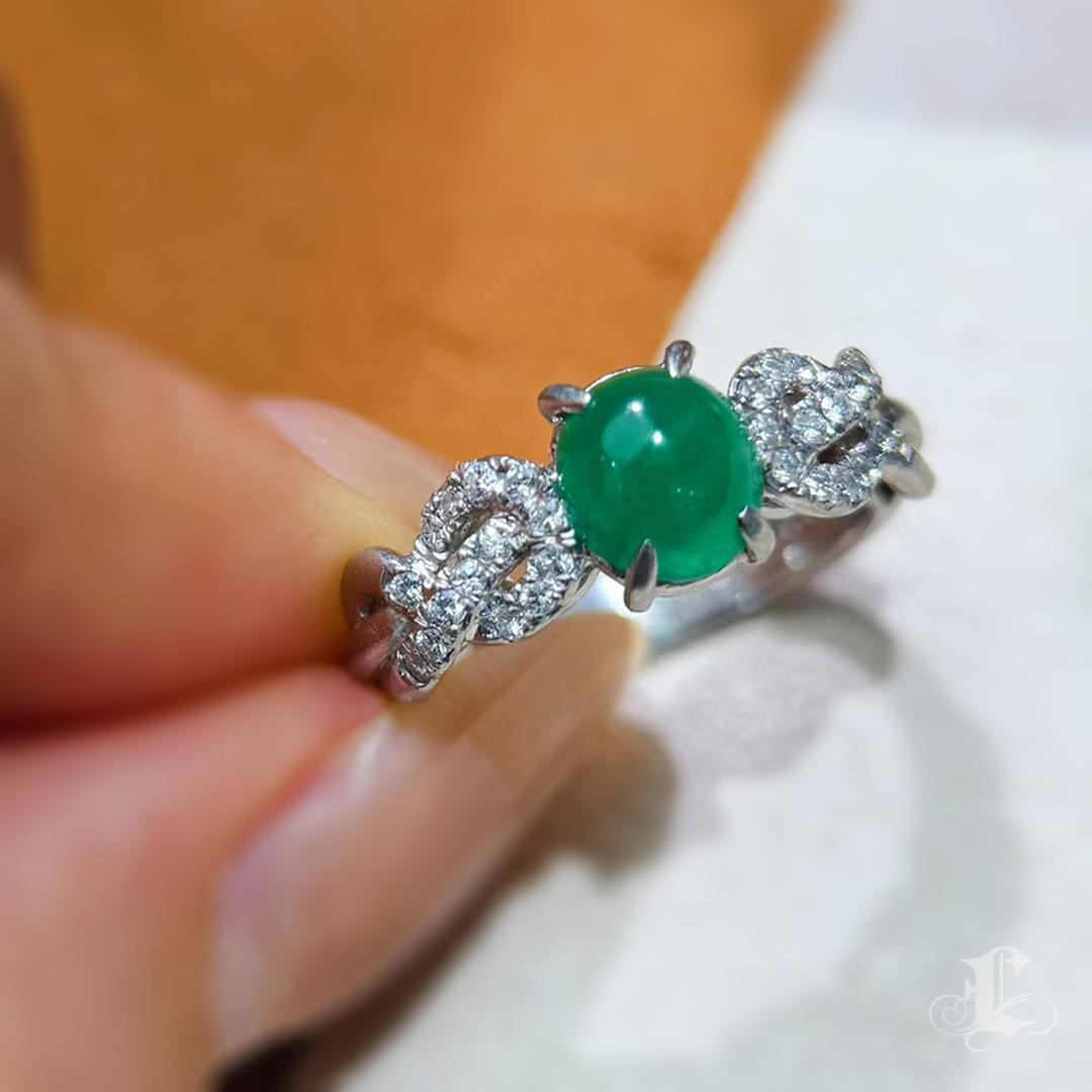 【Énigma】Kolumbianischer Smaragd Diamant Platin Ring im Zustand „Neu“ im Angebot in New York, NY