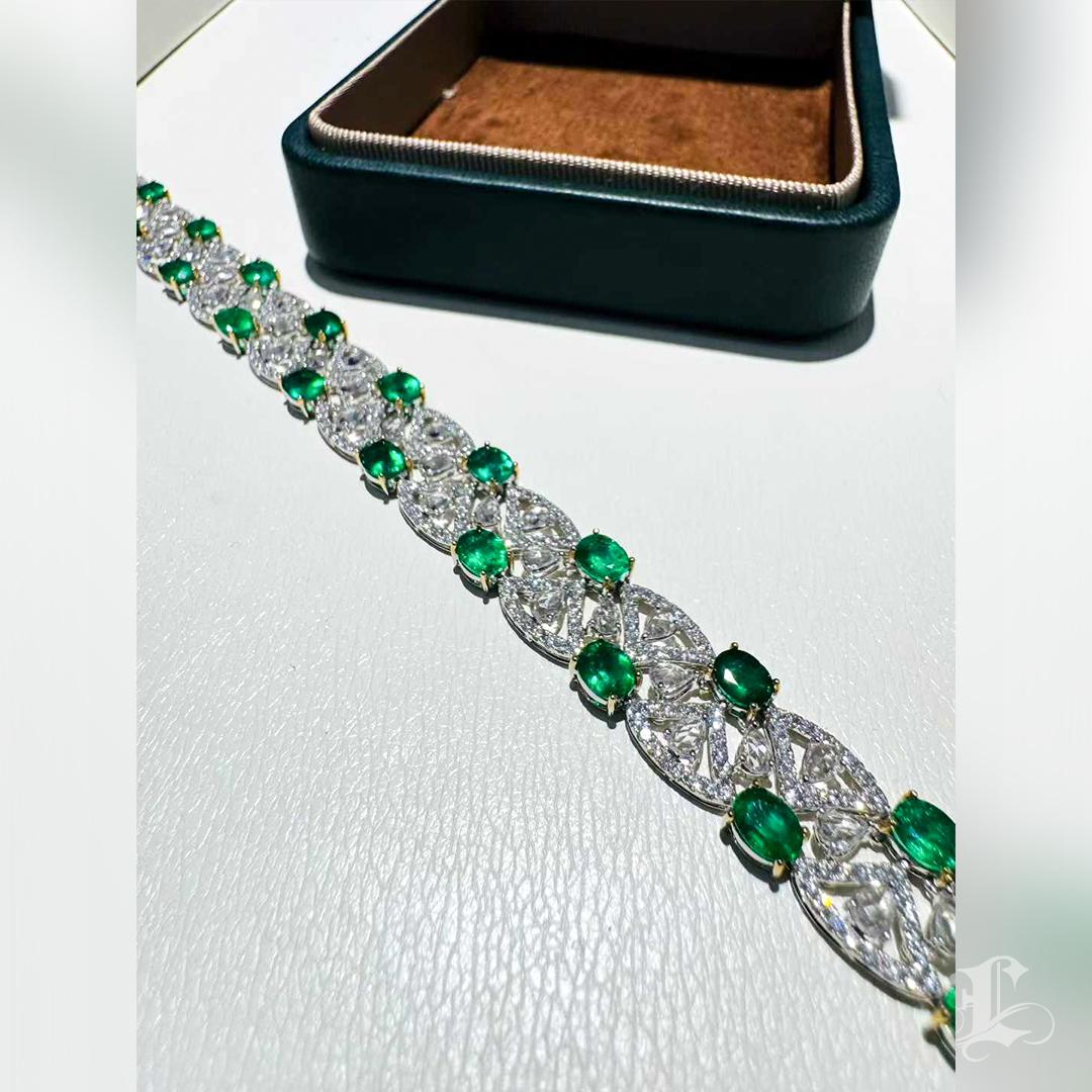 【Énigma】Crown Radiance - Bracelet en dentelle d'émeraudes et de diamants Panjshir en vente 3