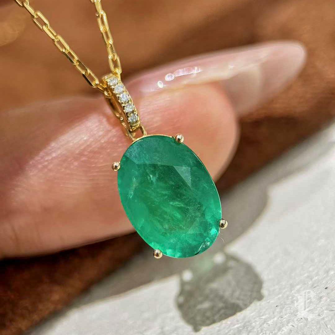 【Énigma】Emerald Glow 3.1ct Grüner Smaragd Diamant 18K Gold Anhänger Halskette im Angebot 1