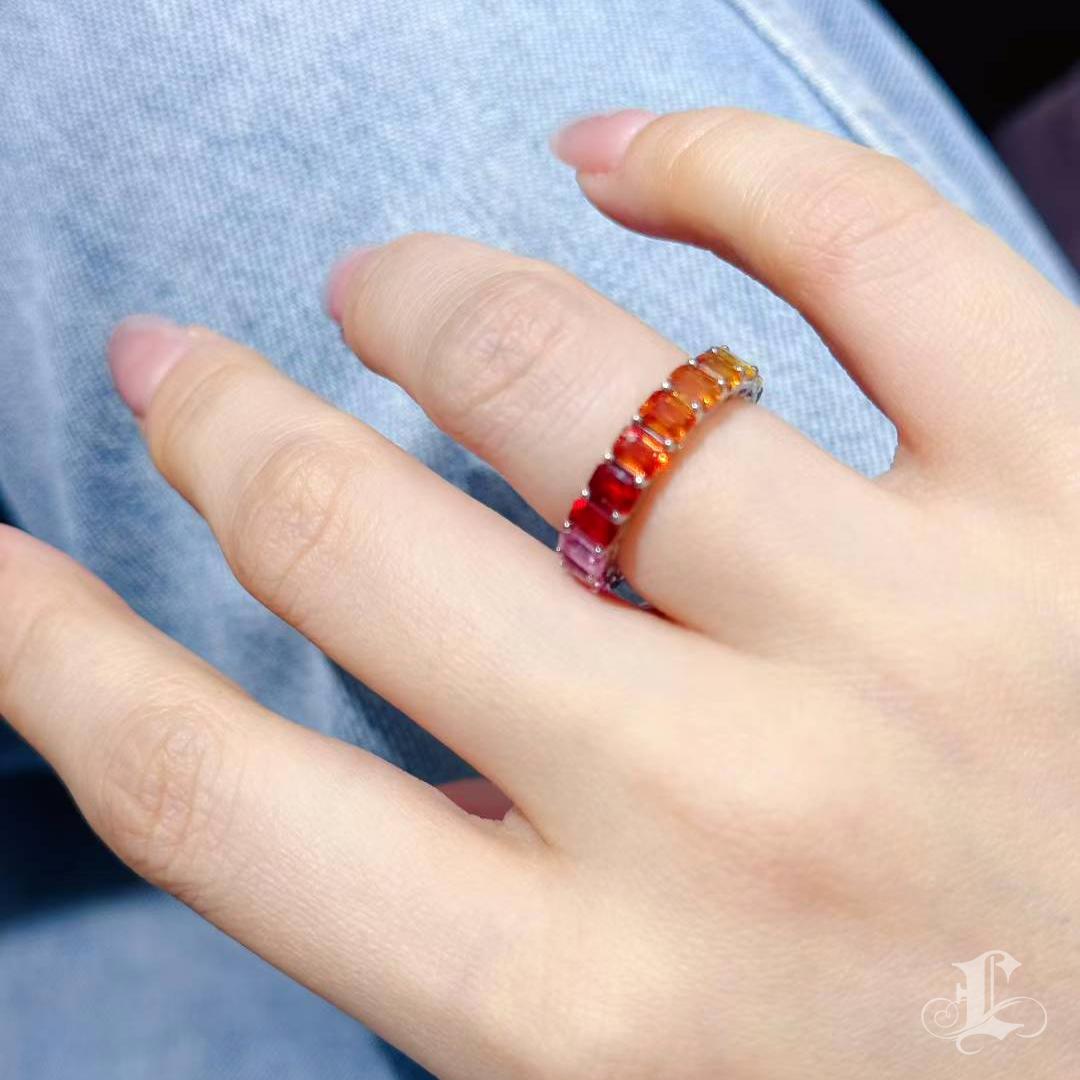 Taille émeraude 【Énigma】Eternelle Lumière - Bague en saphir de couleur à cercle complet en vente