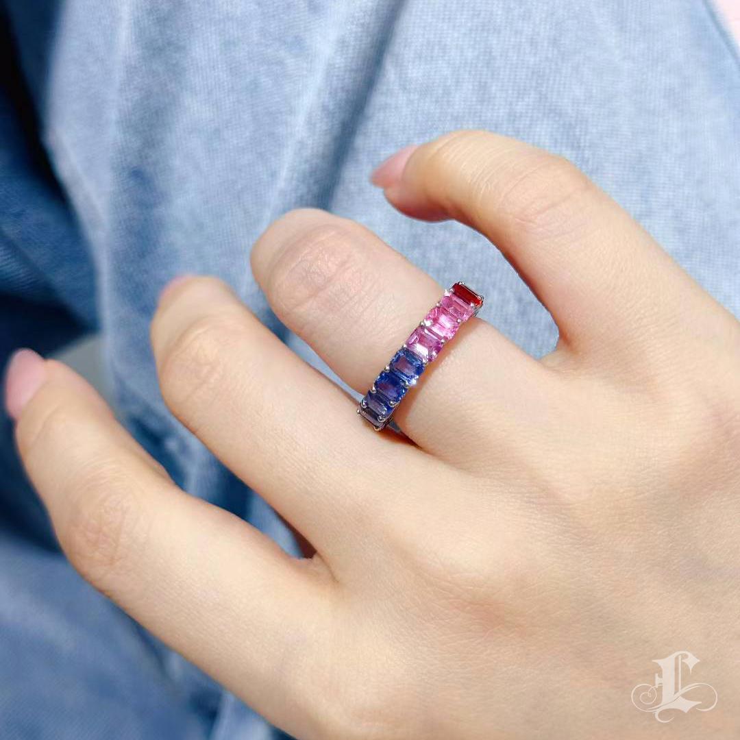 【Énigma】Eternelle Lumière - Bague en saphir de couleur à cercle complet Pour femmes en vente