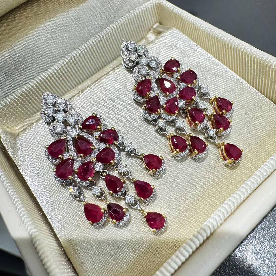 【Énigma】GAC Certified Flame Cascade Pigeon's Blood Ruby Chandelier Earrings en vente 2