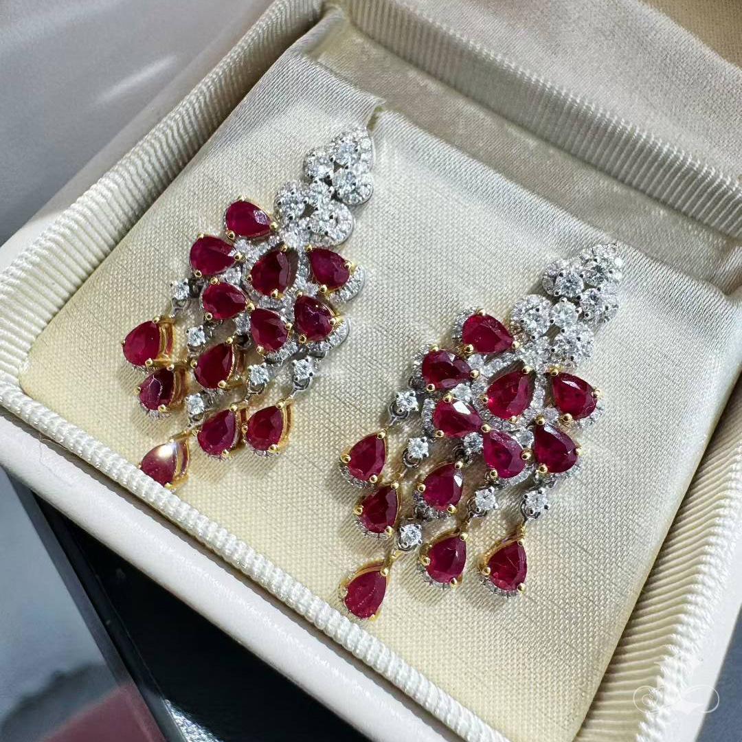 【Énigma】GAC Certified Flame Cascade Pigeon's Blood Ruby Chandelier Earrings en vente 4