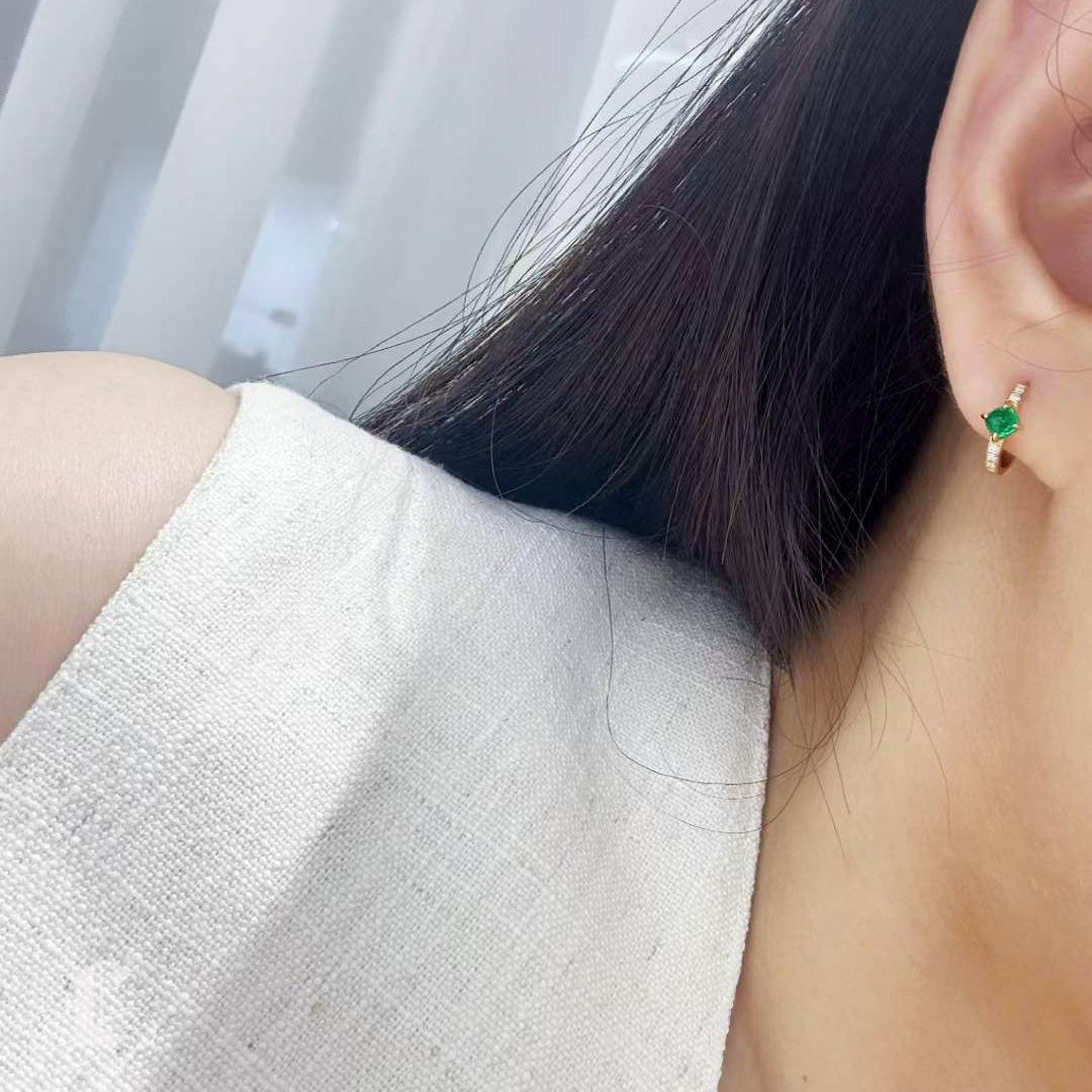 Pan di zucchero 【Énigma】GAC Certified Verdance Arc Colombian Emerald Curve Earrings in 18K Gold in vendita