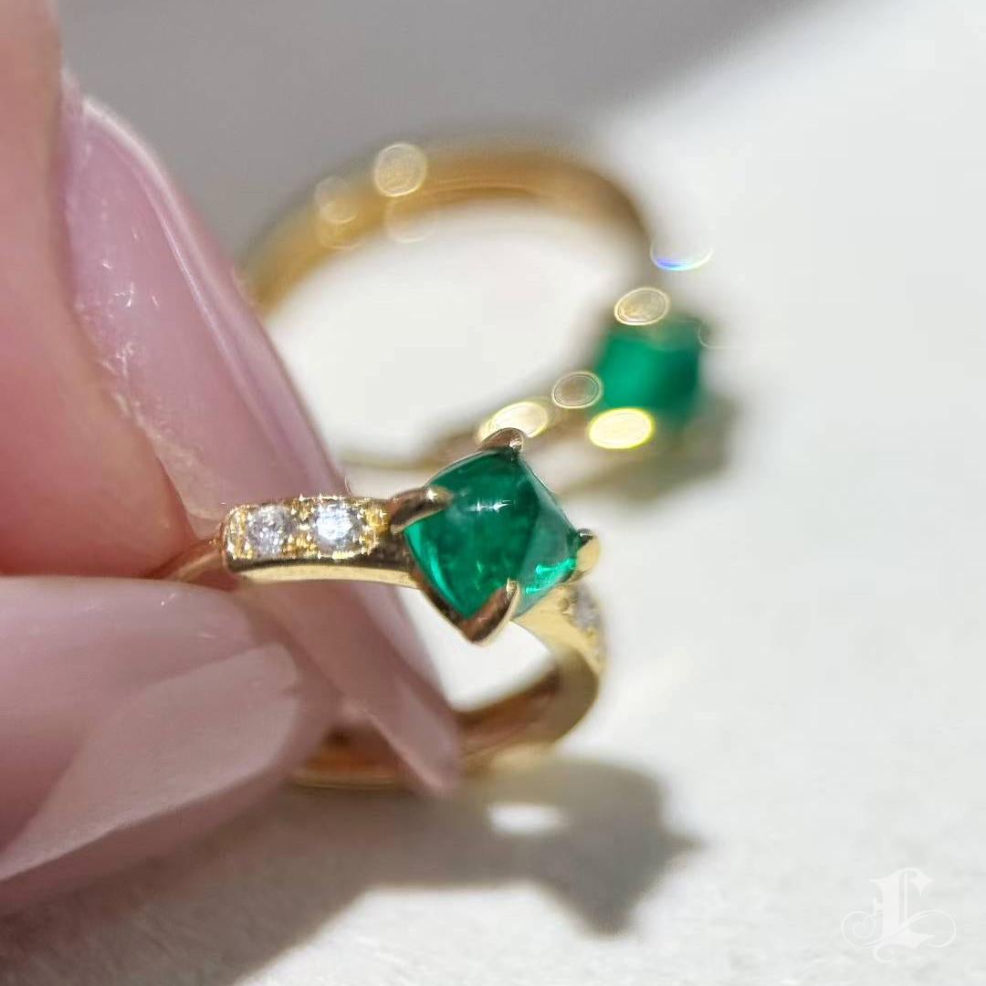 【Énigma】GAC Certified Verdance Arc Colombian Emerald Curve Earrings in 18K Gold in vendita 2